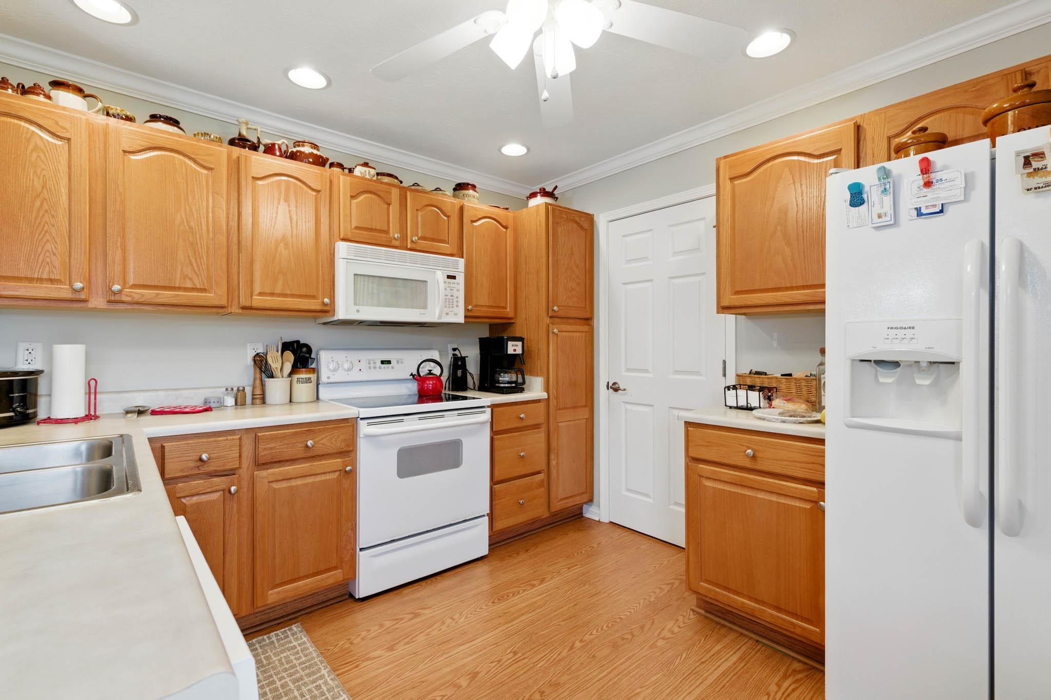 2050 Trillium Gardens, Owensboro, Kentucky 42303, 2 Bedrooms Bedrooms, ,2 BathroomsBathrooms,Condominium,For Sale,Trillium Gardens,92357