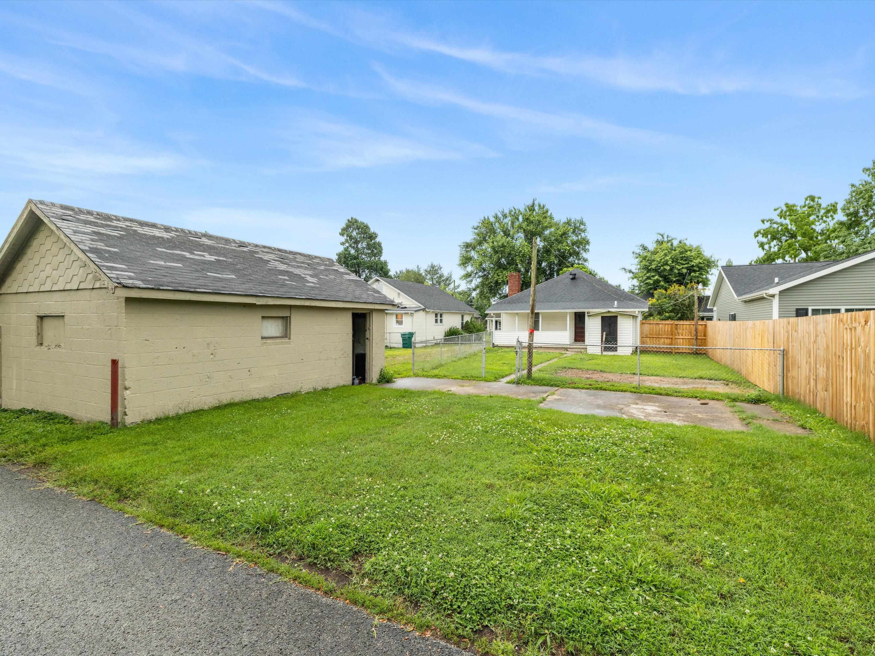 1531 Herr Ave., Owensboro, Kentucky 42301, 2 Bedrooms Bedrooms, ,1 BathroomBathrooms,Single Family Residence,For Sale,Herr Ave.,92362