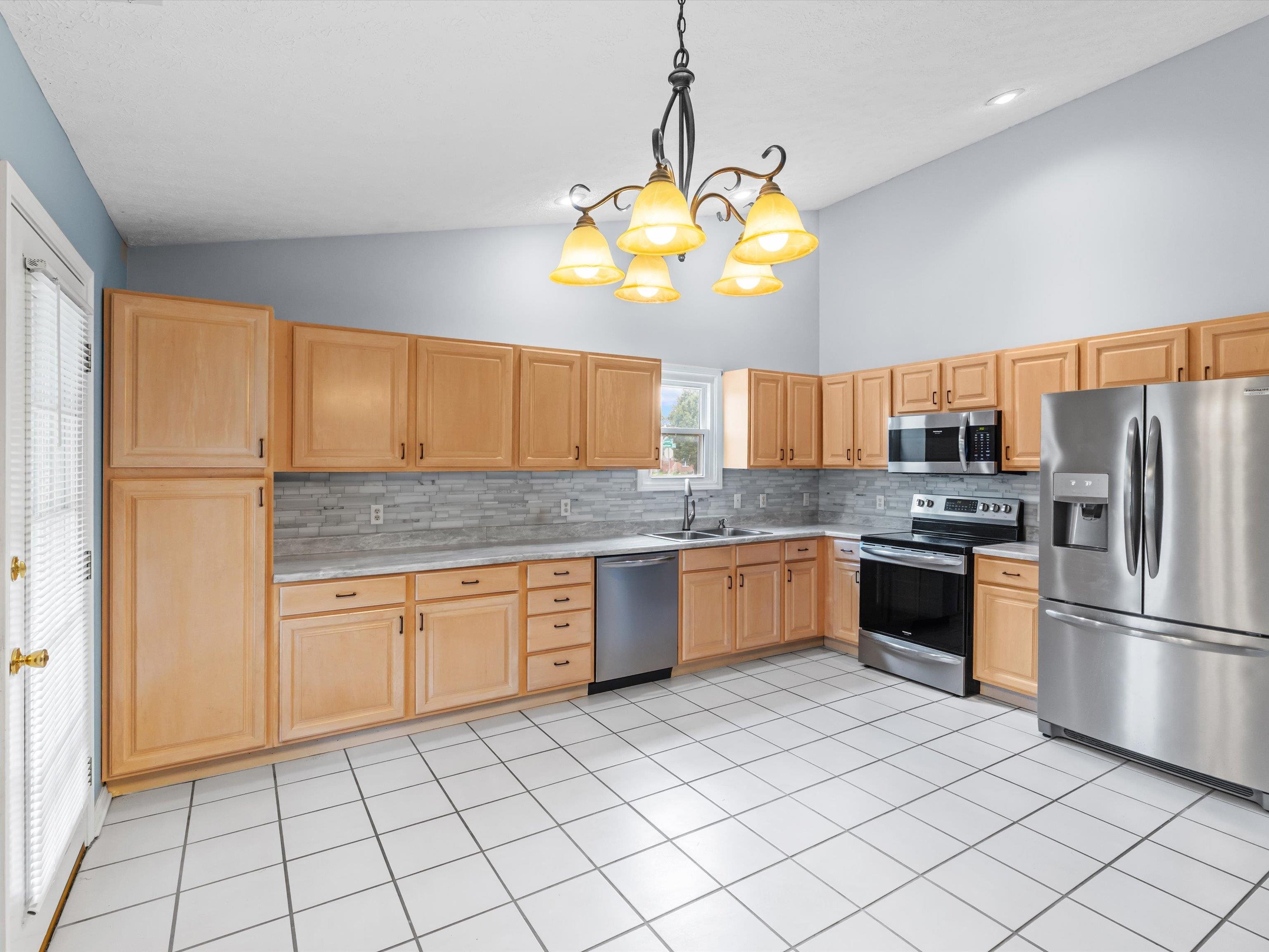 4349 Strickland Drive, Owensboro, Kentucky 42301, 3 Bedrooms Bedrooms, ,2 BathroomsBathrooms,Single Family Residence,For Sale,Strickland Drive,92363