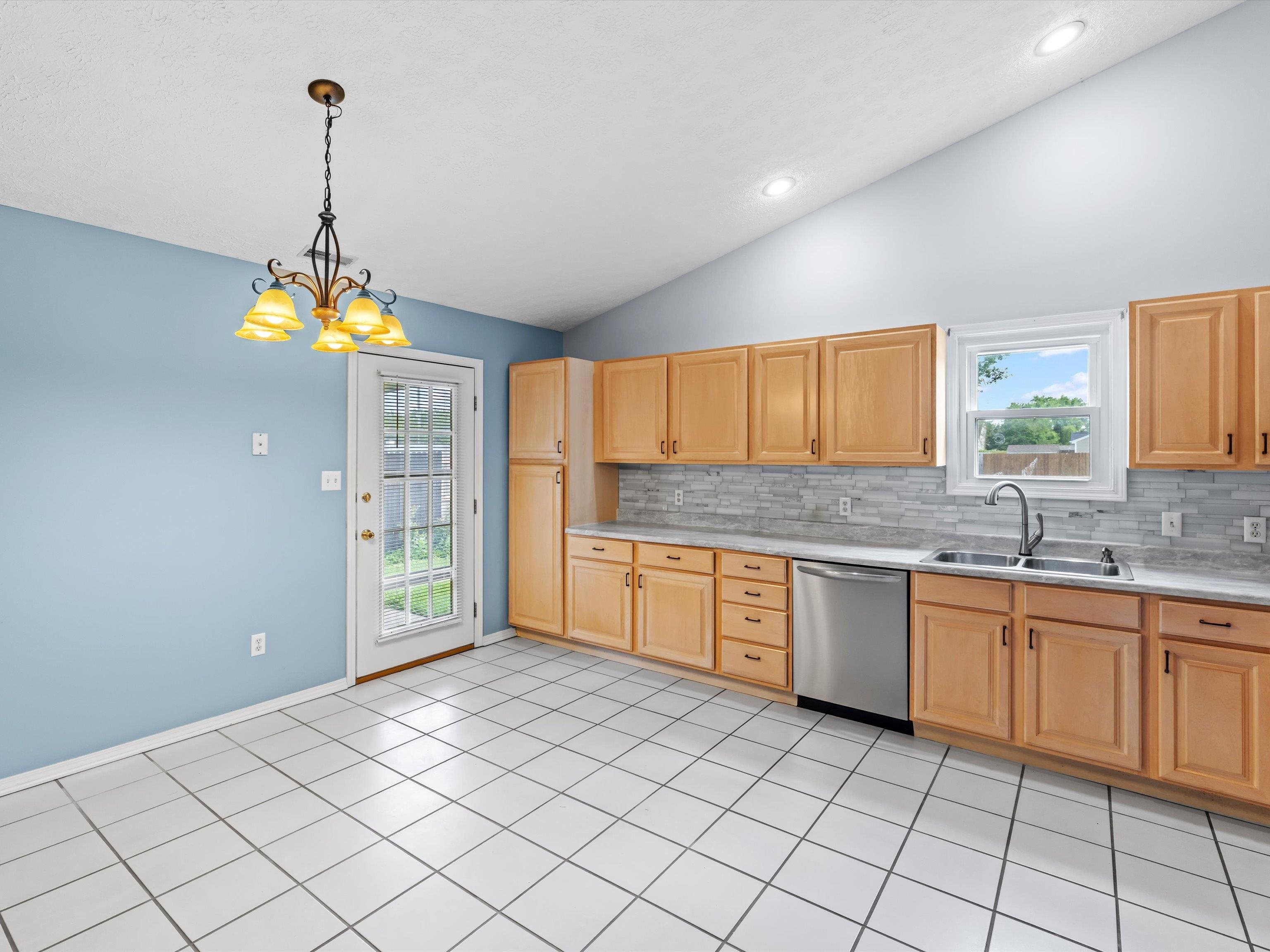 4349 Strickland Drive, Owensboro, Kentucky 42301, 3 Bedrooms Bedrooms, ,2 BathroomsBathrooms,Single Family Residence,For Sale,Strickland Drive,92363
