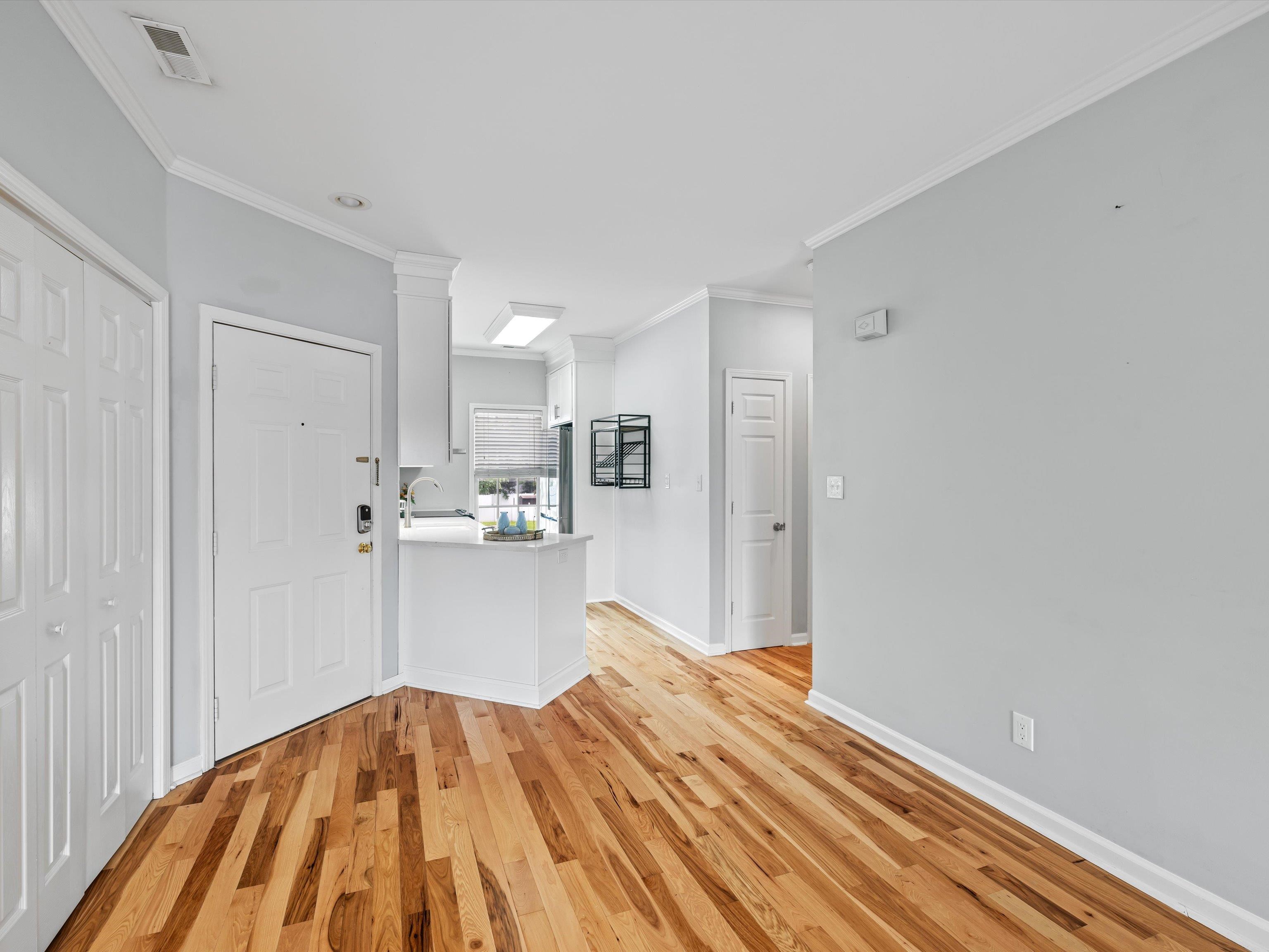 933 W 1st Street, Owensboro, Kentucky 42301, 2 Bedrooms Bedrooms, ,2 BathroomsBathrooms,Condominium,For Sale,W 1st Street,92367