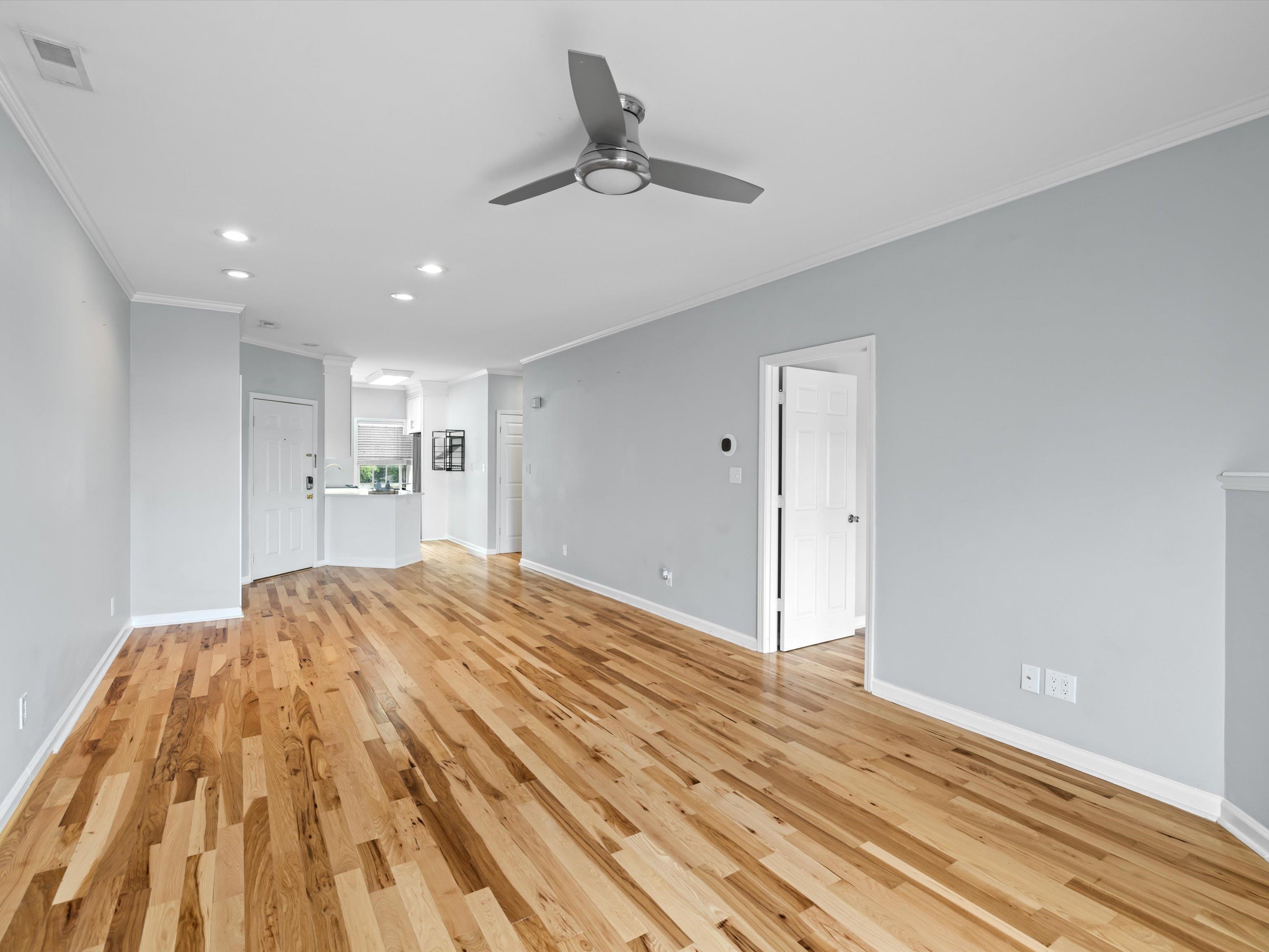 933 W 1st Street, Owensboro, Kentucky 42301, 2 Bedrooms Bedrooms, ,2 BathroomsBathrooms,Condominium,For Sale,W 1st Street,92367