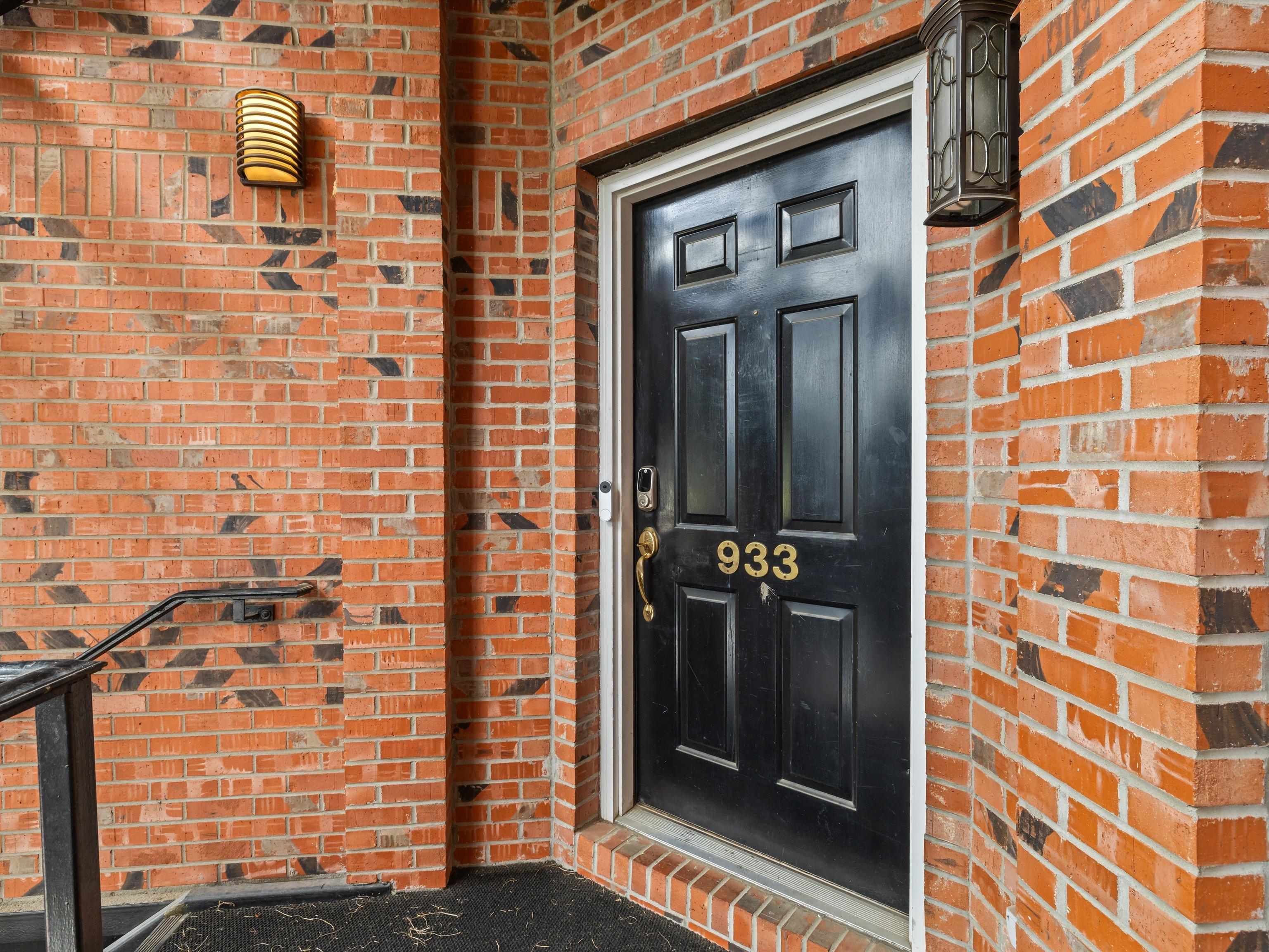 933 W 1st Street, Owensboro, Kentucky 42301, 2 Bedrooms Bedrooms, ,2 BathroomsBathrooms,Condominium,For Sale,W 1st Street,92367