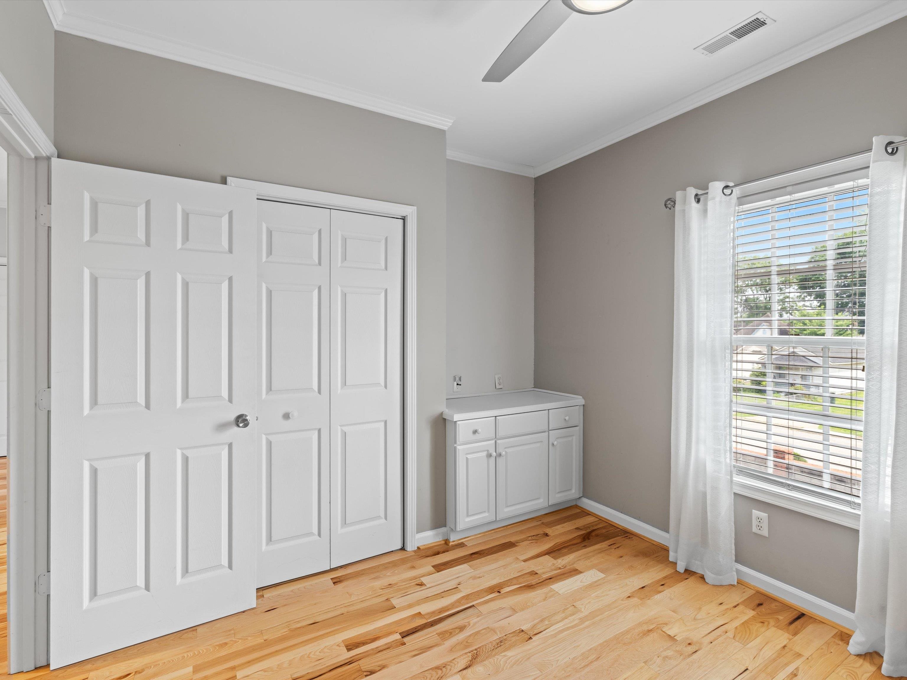 933 W 1st Street, Owensboro, Kentucky 42301, 2 Bedrooms Bedrooms, ,2 BathroomsBathrooms,Condominium,For Sale,W 1st Street,92367