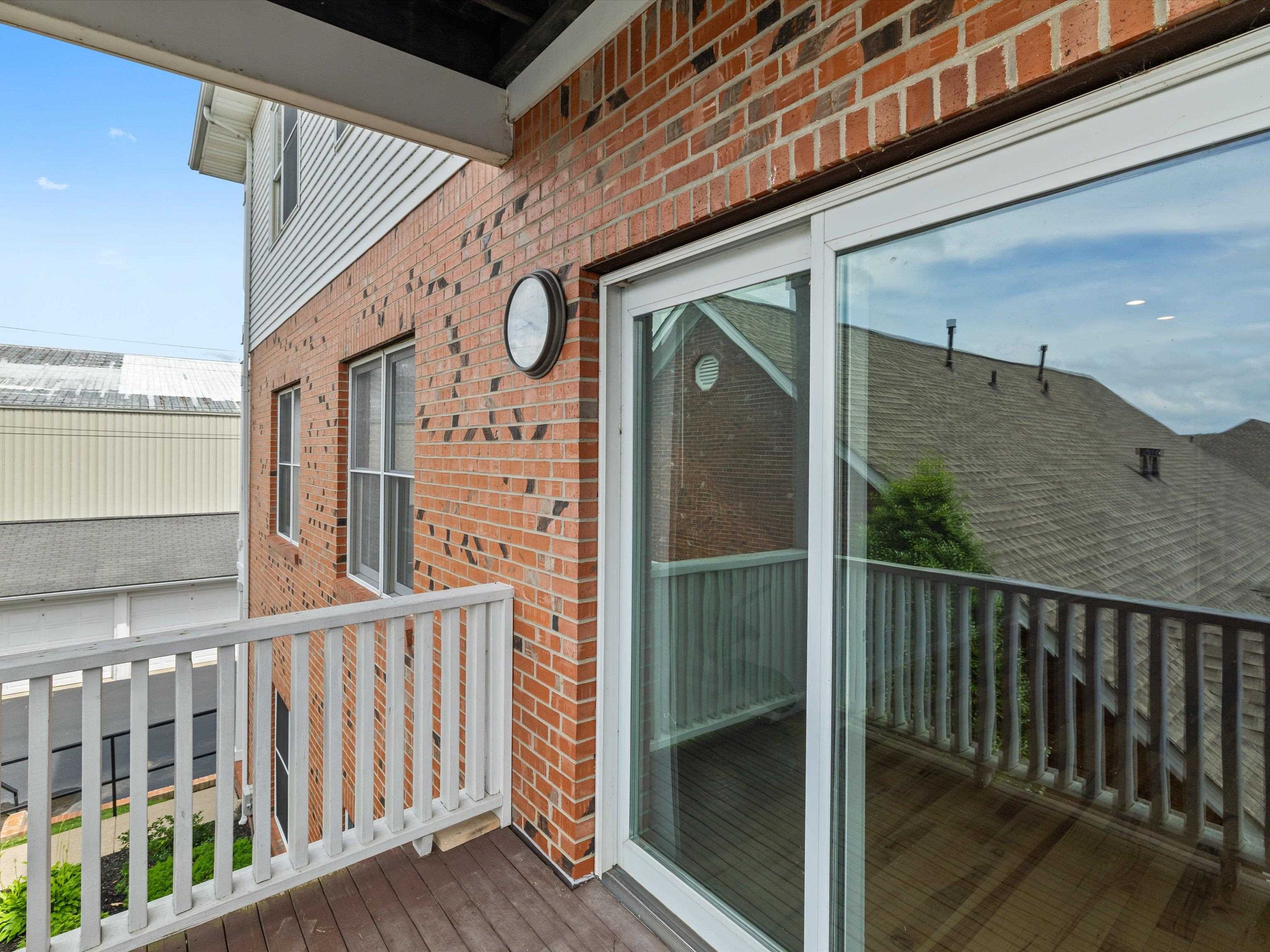 933 W 1st Street, Owensboro, Kentucky 42301, 2 Bedrooms Bedrooms, ,2 BathroomsBathrooms,Condominium,For Sale,W 1st Street,92367