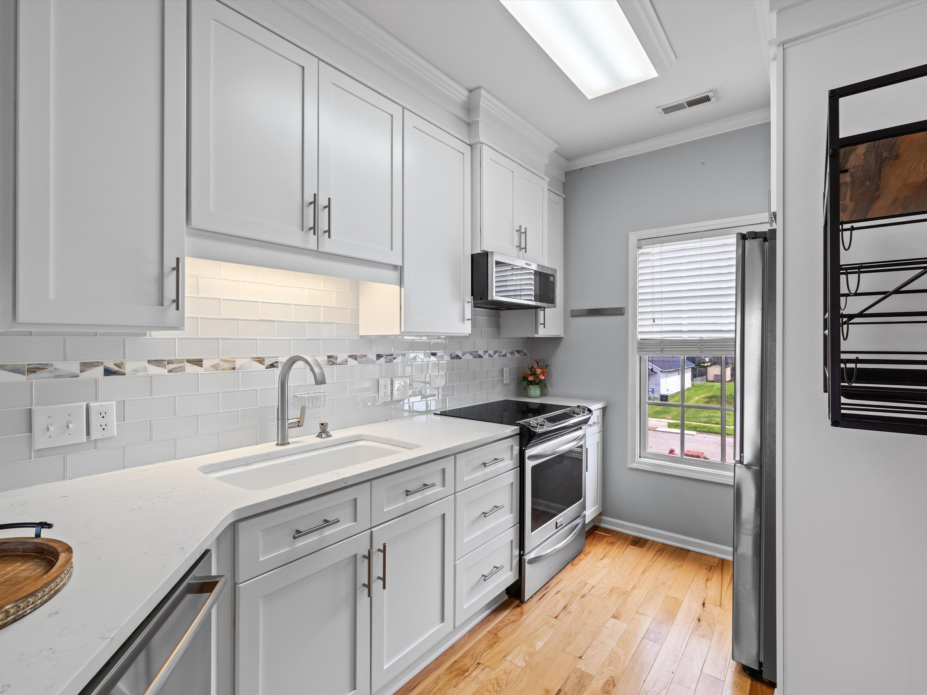 933 W 1st Street, Owensboro, Kentucky 42301, 2 Bedrooms Bedrooms, ,2 BathroomsBathrooms,Condominium,For Sale,W 1st Street,92367