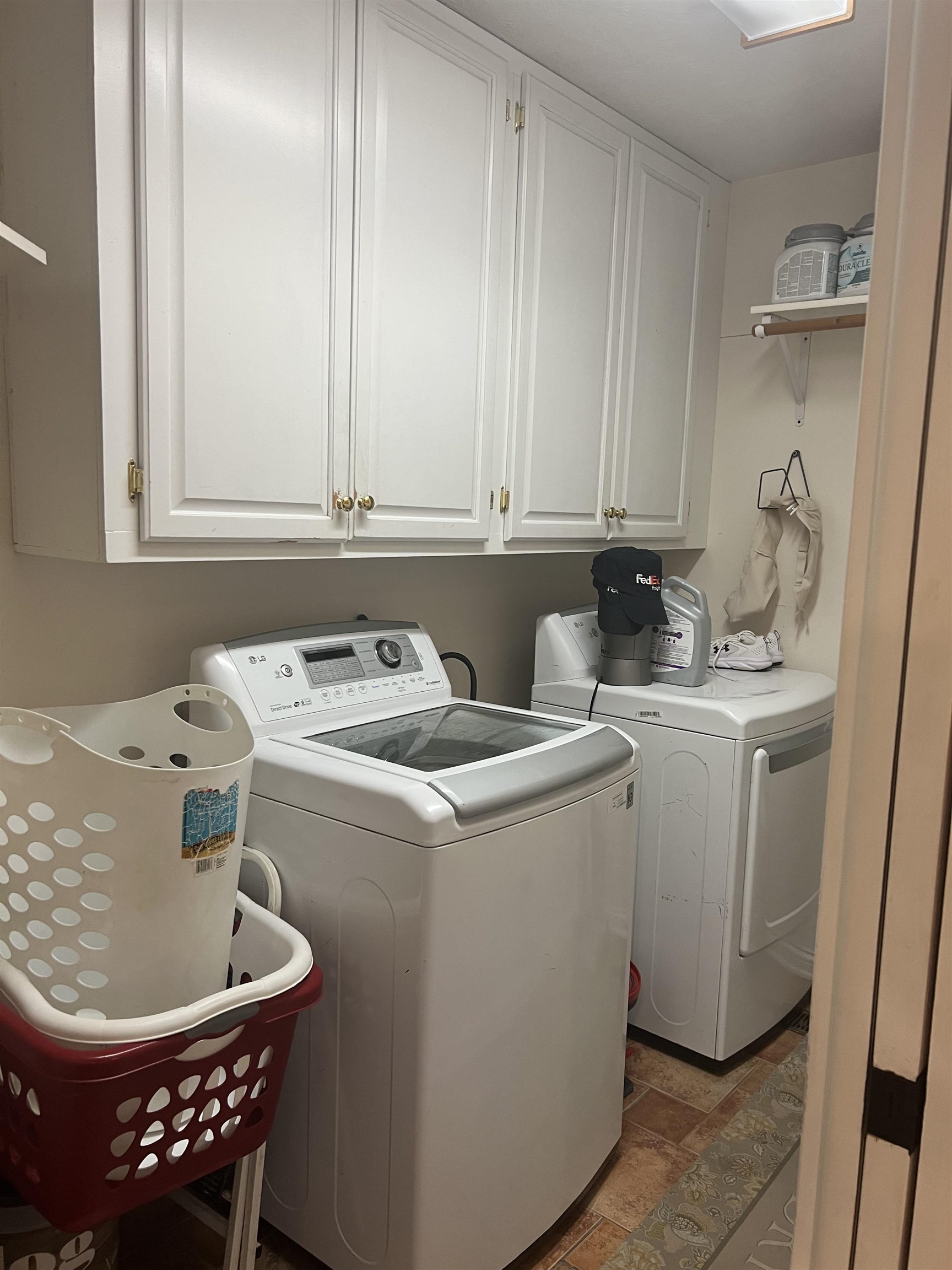 4851 Timber Ridge Drive, Owensboro, Kentucky 42303, 6 Bedrooms Bedrooms, ,3 BathroomsBathrooms,Single Family Residence,For Sale,Timber Ridge Drive,92371