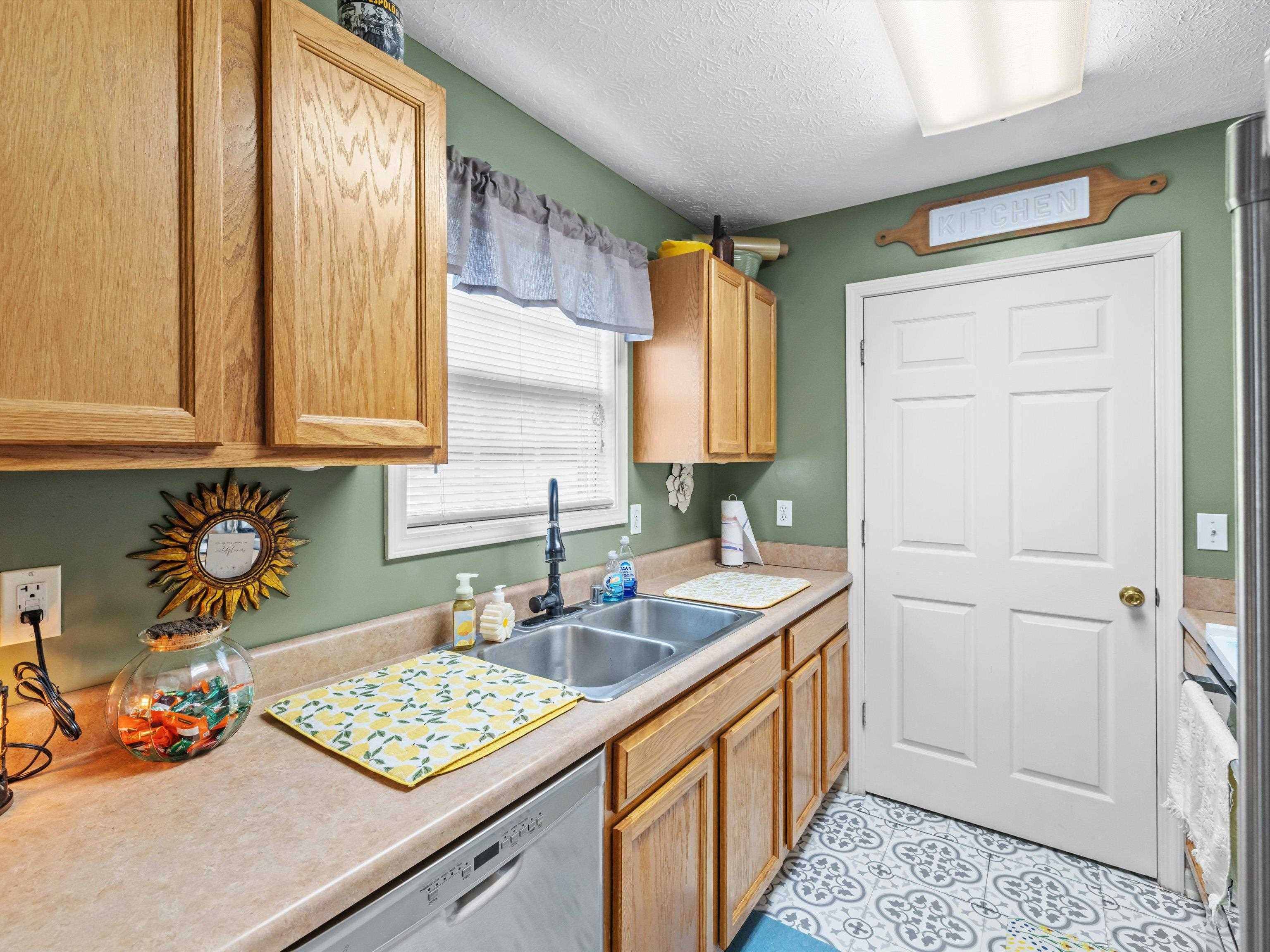 5745 State Highway 672, Dawson Springs, Kentucky 42408, 3 Bedrooms Bedrooms, ,2 BathroomsBathrooms,Single Family Residence,For Sale,State Highway 672,92377