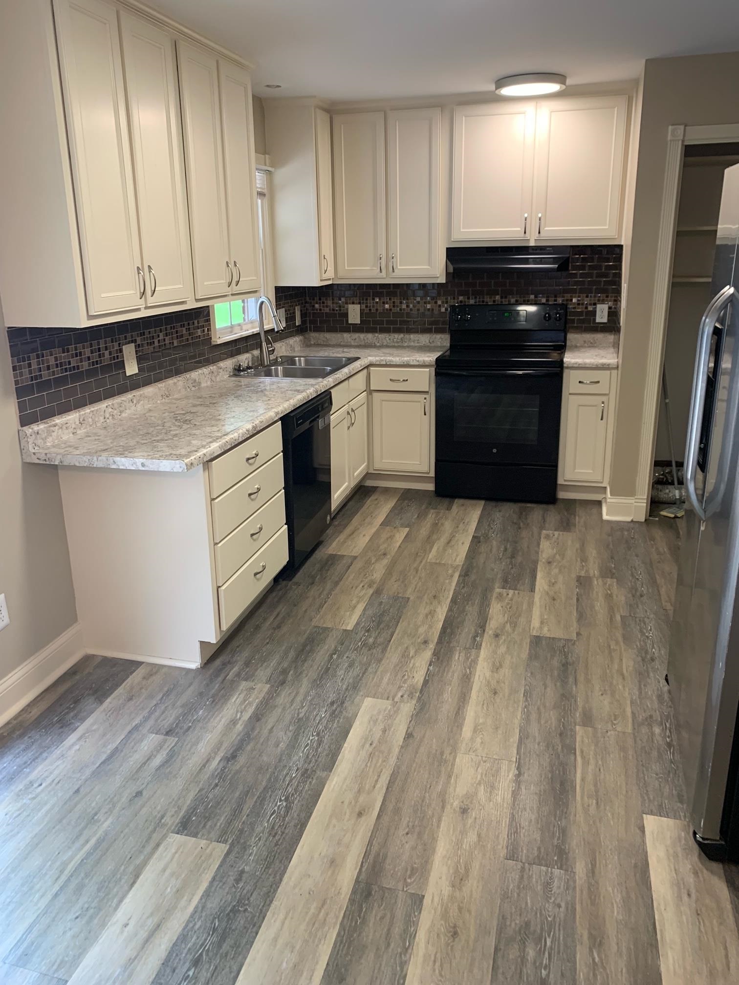 2111 Asbury Court, Owensboro, Kentucky 42303, 3 Bedrooms Bedrooms, ,1 BathroomBathrooms,Single Family Residence,For Sale,Asbury Court,92383