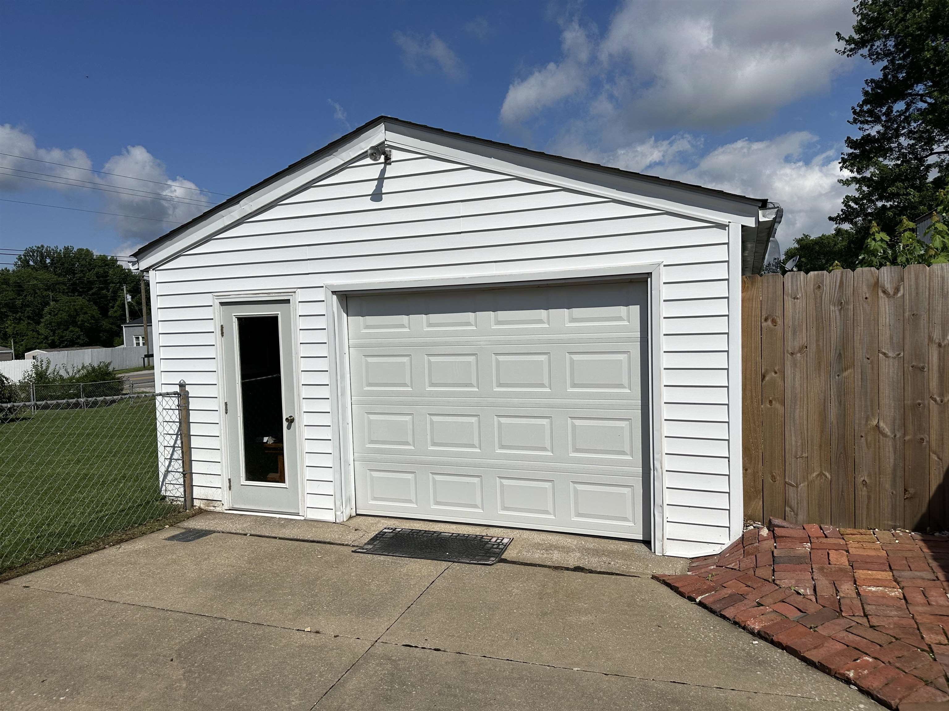 2603 Garden Drive, Utica, Kentucky 41376, 3 Bedrooms Bedrooms, ,1 BathroomBathrooms,Single Family Residence,For Sale,Garden Drive,92385