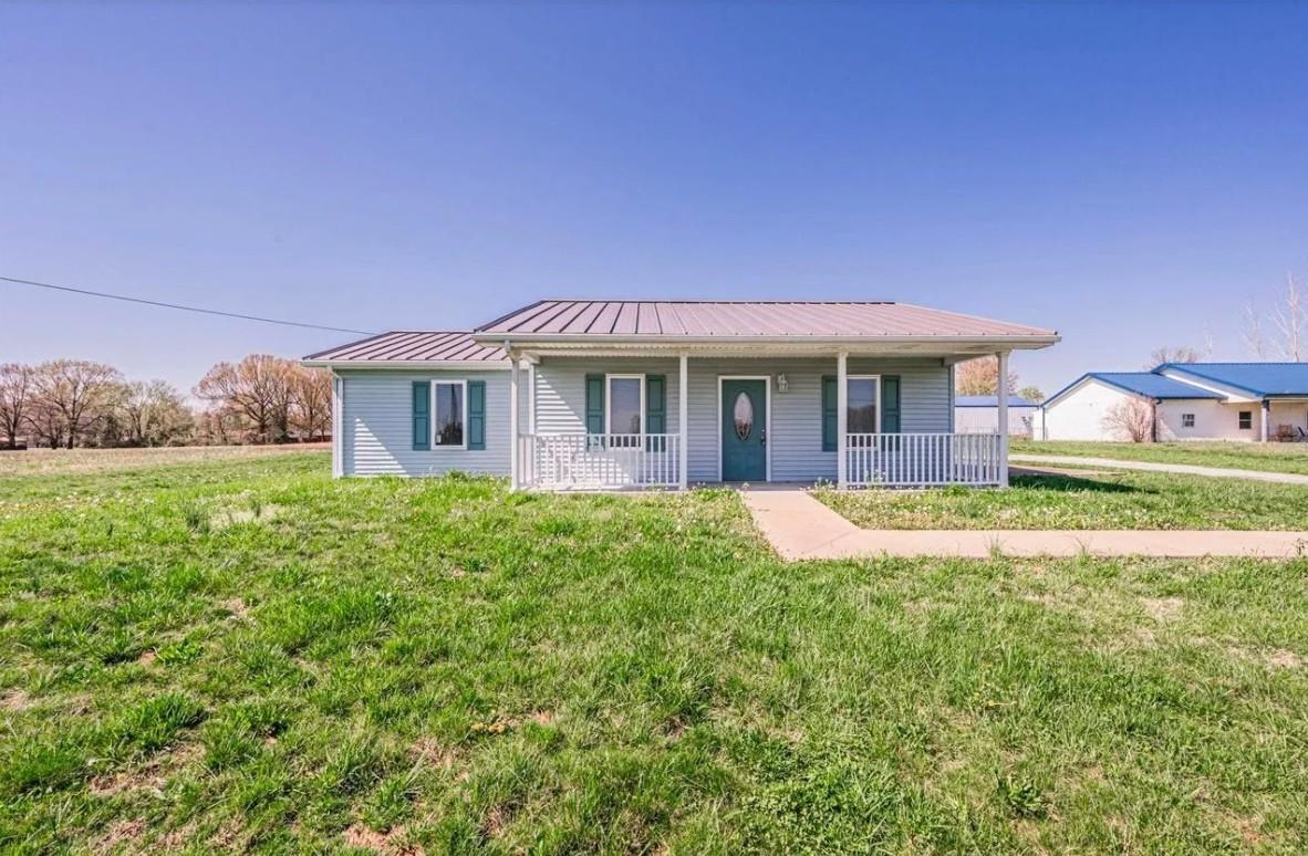 159 Fairview Road, Central City, Kentucky 42330, 1 Bedroom Bedrooms, ,2 BathroomsBathrooms,Single Family Residence,For Sale,Fairview Road,92387