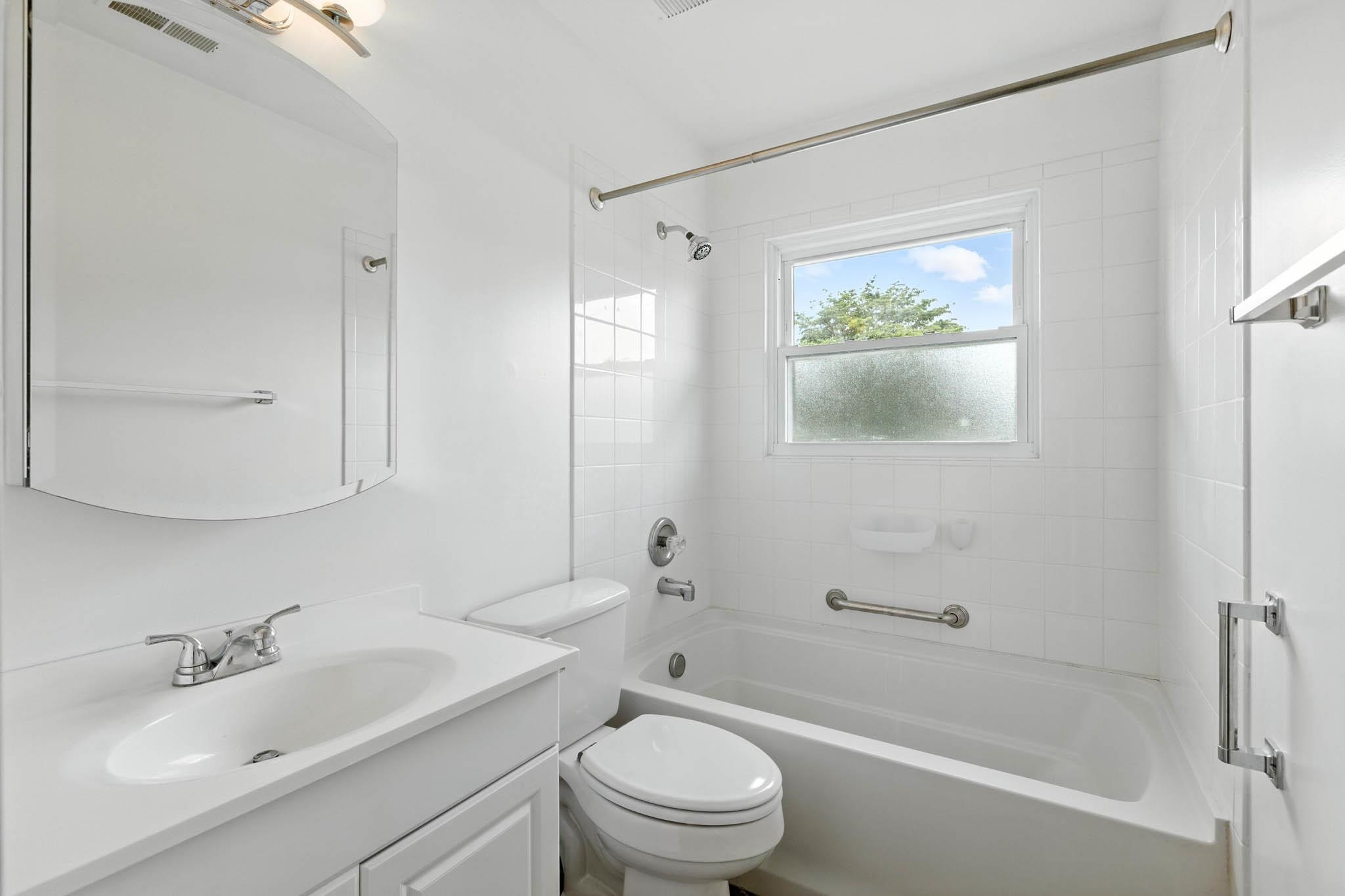 615 Fargo Street, Owensboro, Kentucky 42301, 3 Bedrooms Bedrooms, ,2 BathroomsBathrooms,Single Family Residence,For Sale,Fargo Street,92397