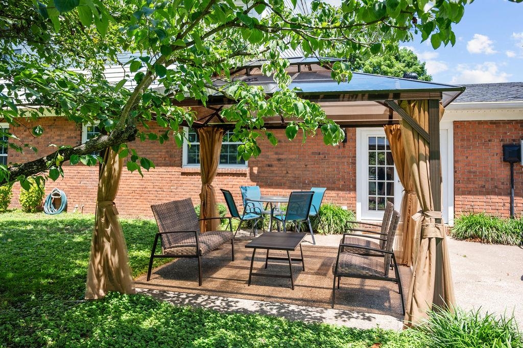 1507 Springdale Dr, Owensboro, Kentucky 42301, 3 Bedrooms Bedrooms, ,2 BathroomsBathrooms,Single Family Residence,For Sale,Springdale Dr,92399