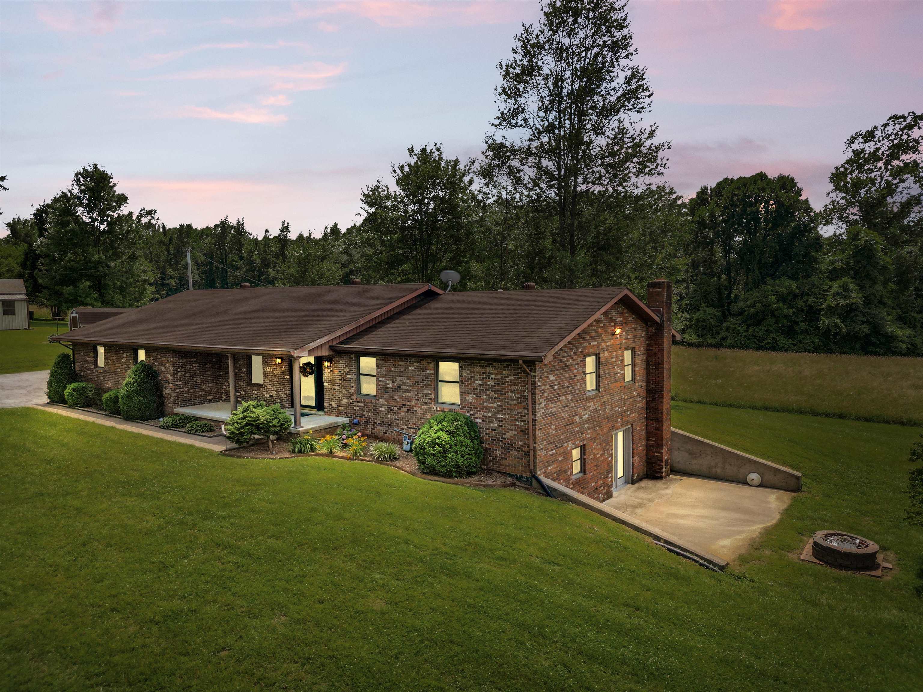 Gorgeous curb appeal