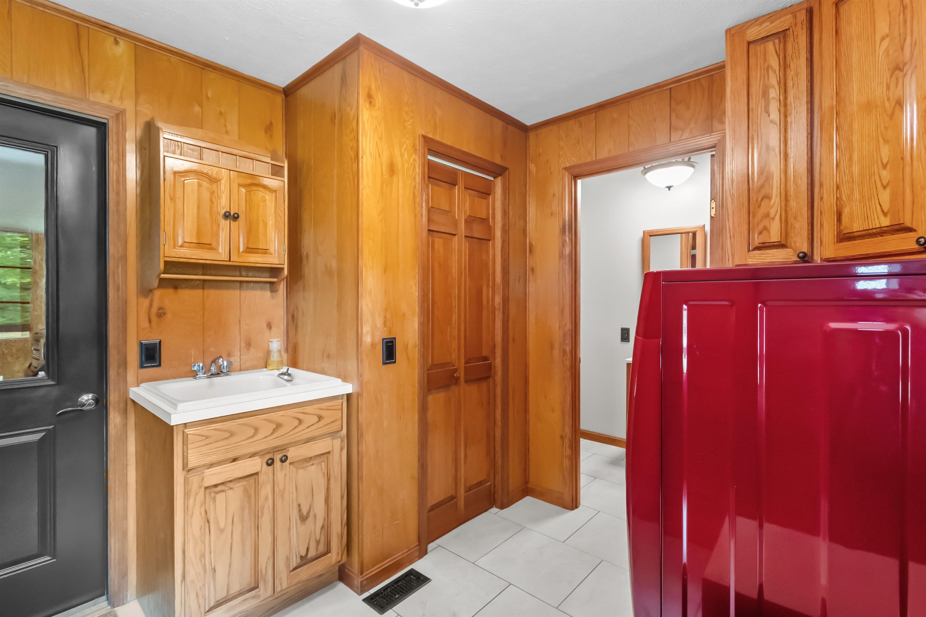 2616 KY 1389, Hawesville, Kentucky 42348, 3 Bedrooms Bedrooms, ,4 BathroomsBathrooms,Single Family Residence,For Sale,KY 1389,92401