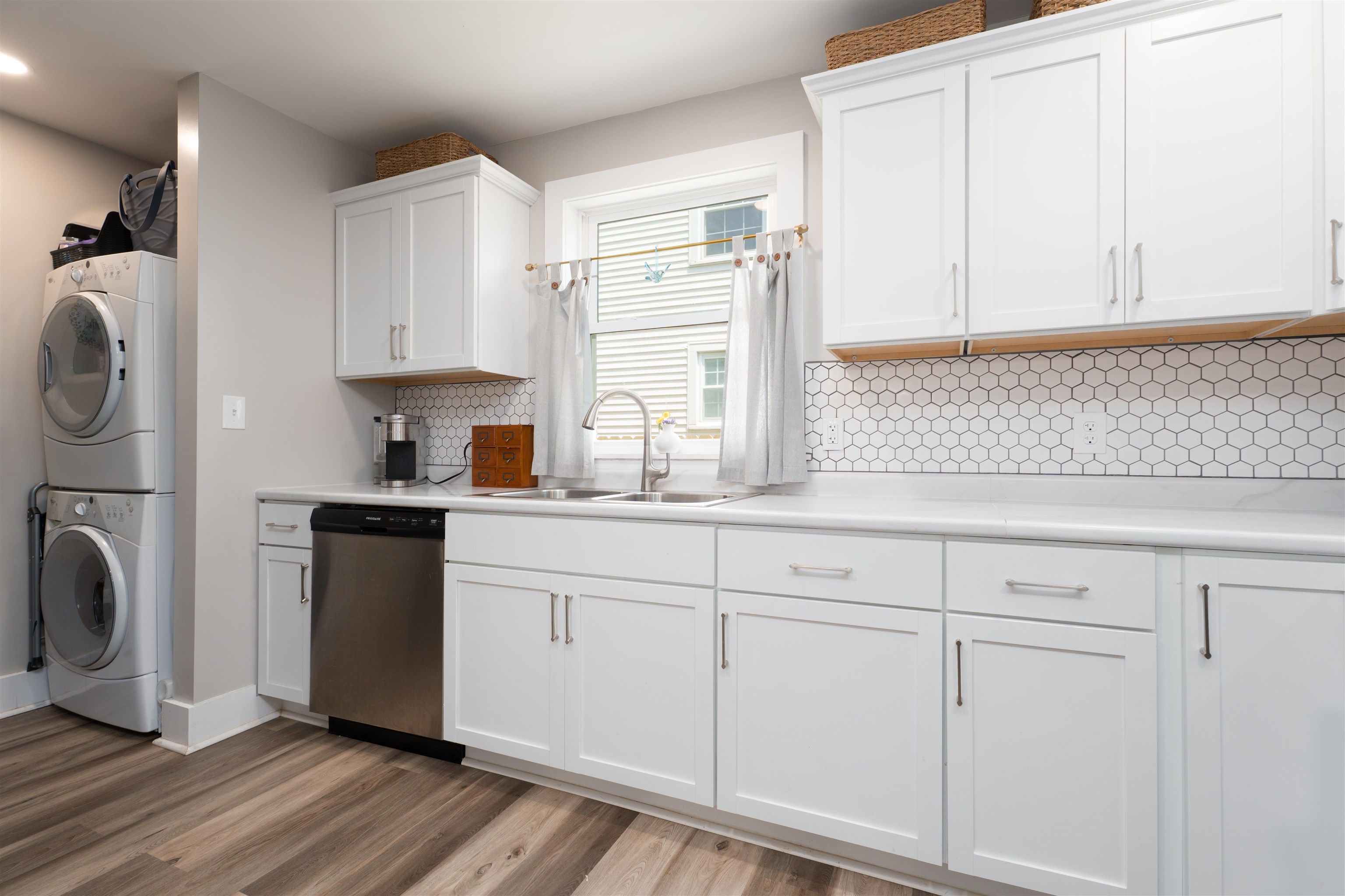 1911 Fleming Ave, Owensboro, Kentucky 42301, 3 Bedrooms Bedrooms, ,2 BathroomsBathrooms,Single Family Residence,For Sale,Fleming Ave,92408