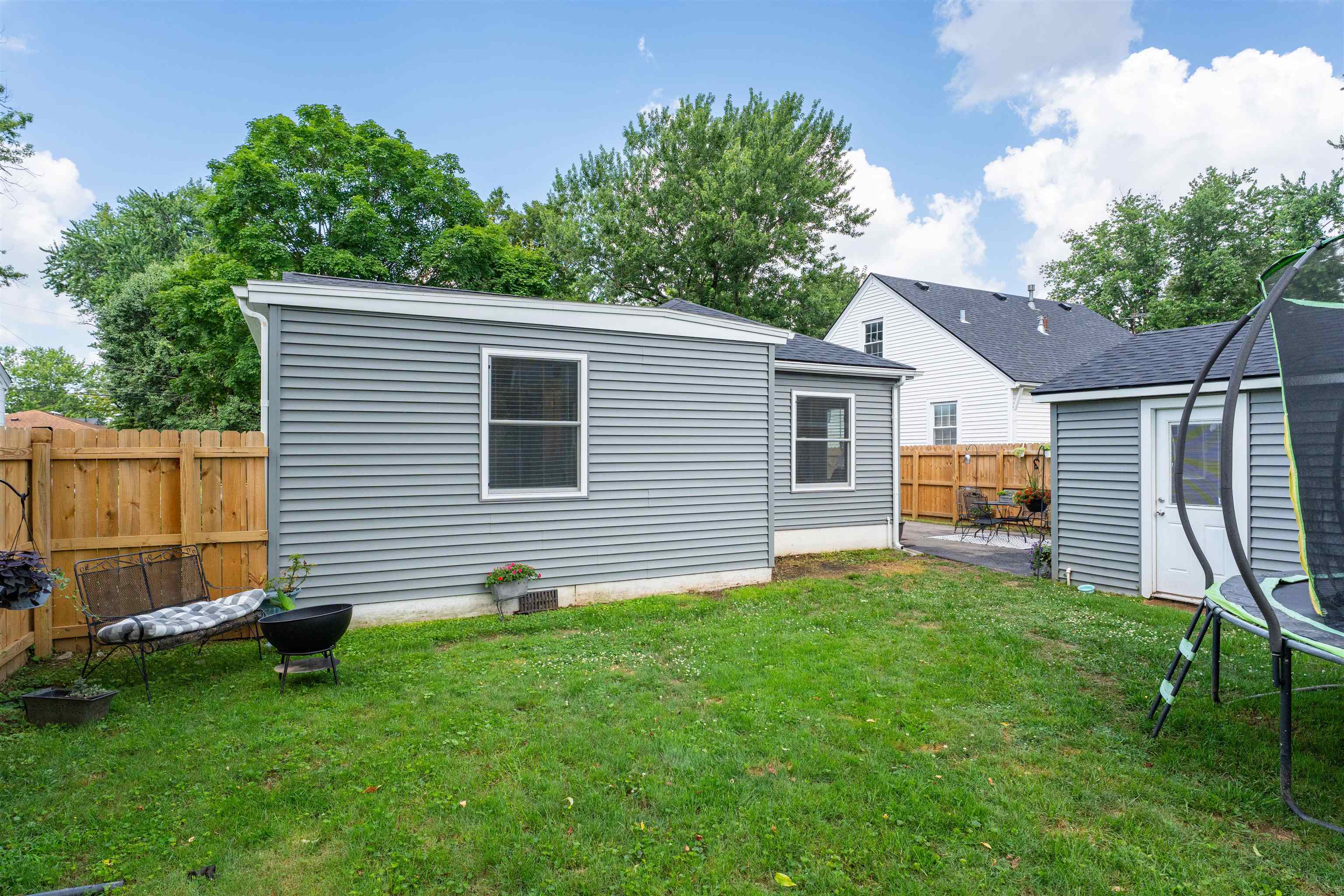 1911 Fleming Ave, Owensboro, Kentucky 42301, 3 Bedrooms Bedrooms, ,2 BathroomsBathrooms,Single Family Residence,For Sale,Fleming Ave,92408