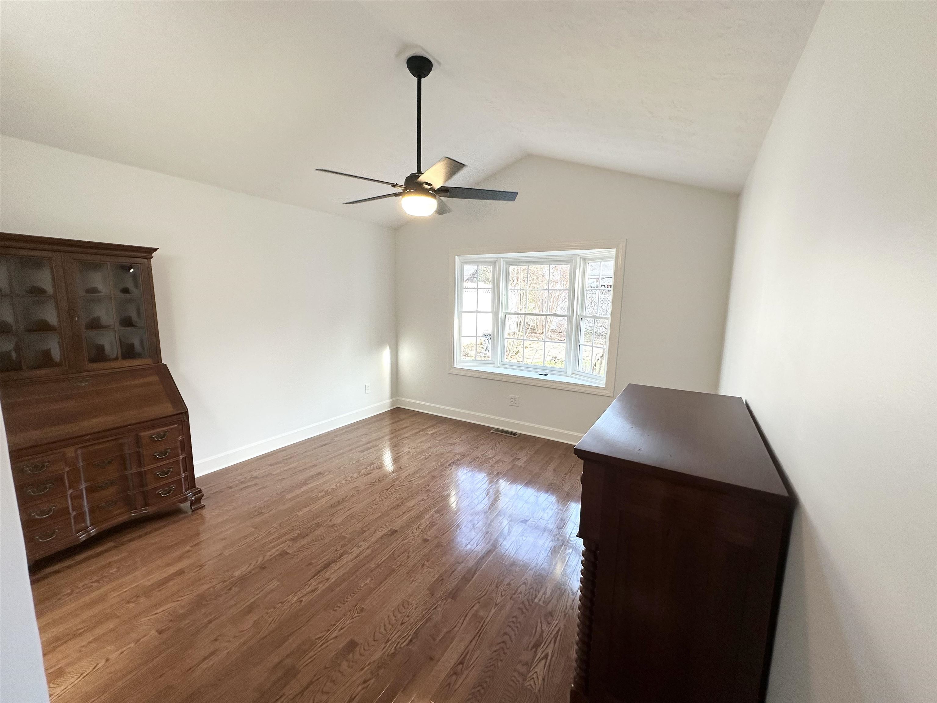2025 Littlewood Dr, Owensboro, Kentucky 42301, 3 Bedrooms Bedrooms, ,2 BathroomsBathrooms,Single Family Residence,For Sale,Littlewood Dr,92424