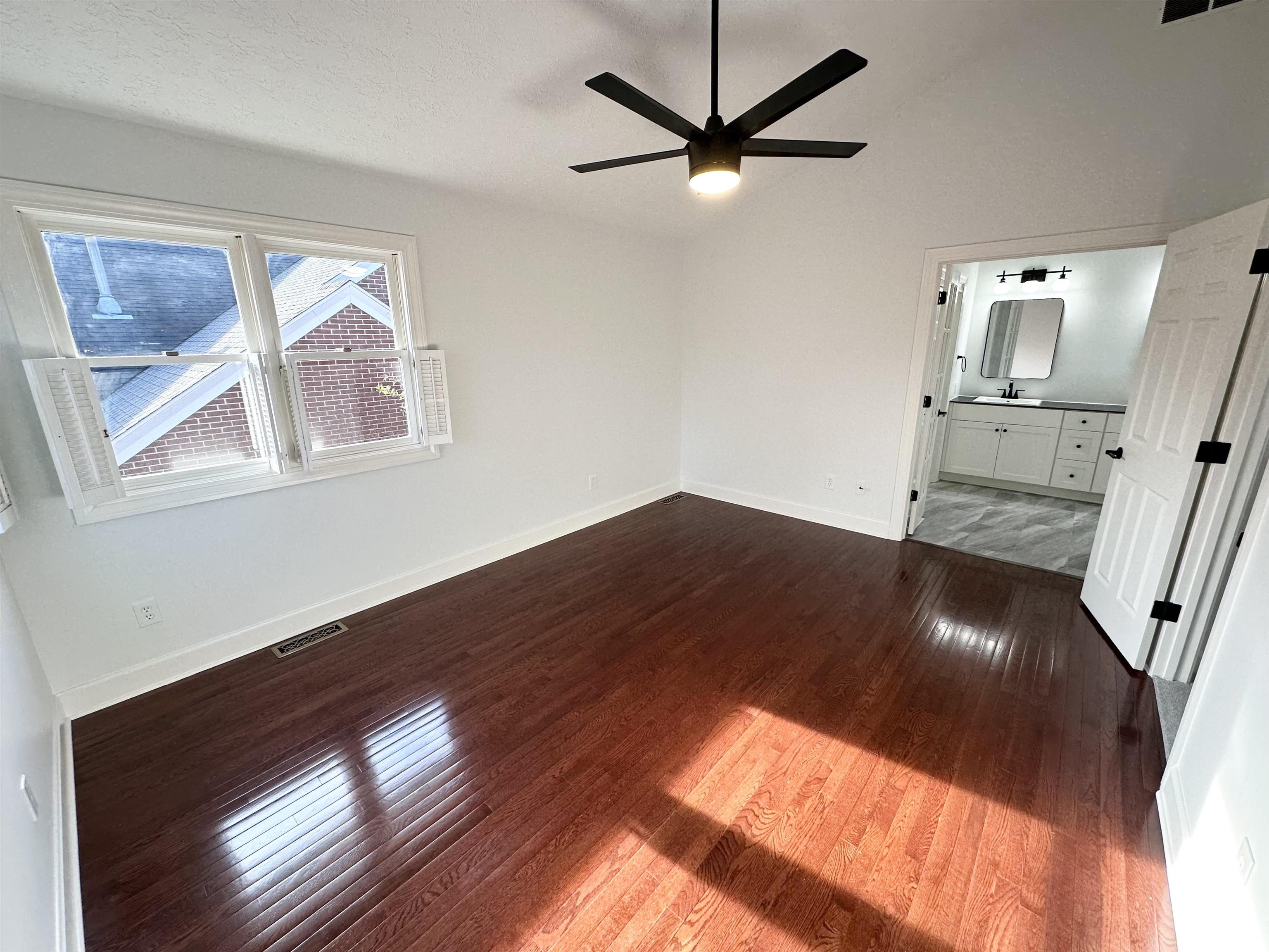 2025 Littlewood Dr, Owensboro, Kentucky 42301, 3 Bedrooms Bedrooms, ,2 BathroomsBathrooms,Single Family Residence,For Sale,Littlewood Dr,92424