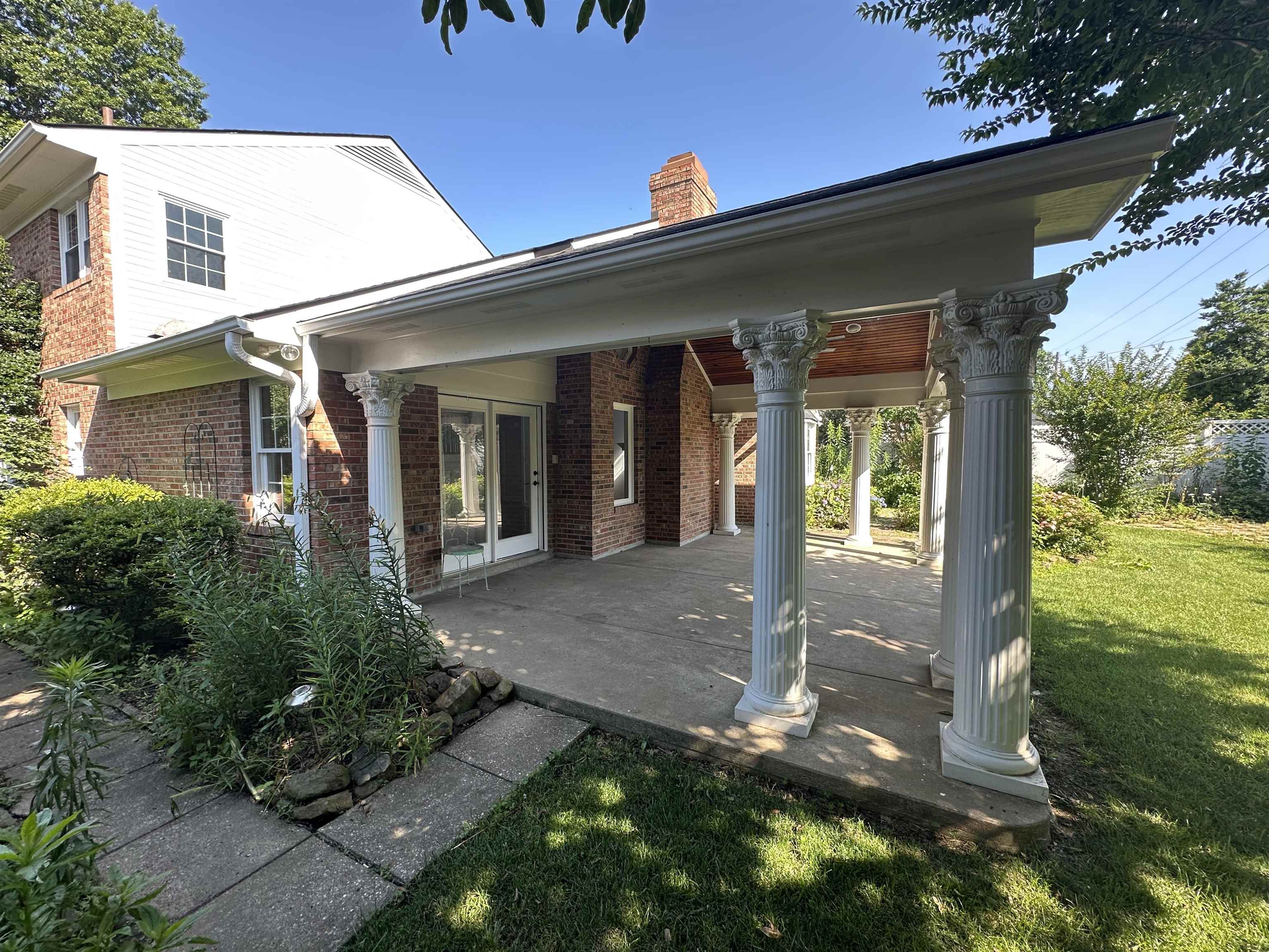 2025 Littlewood Dr, Owensboro, Kentucky 42301, 3 Bedrooms Bedrooms, ,2 BathroomsBathrooms,Single Family Residence,For Sale,Littlewood Dr,92424