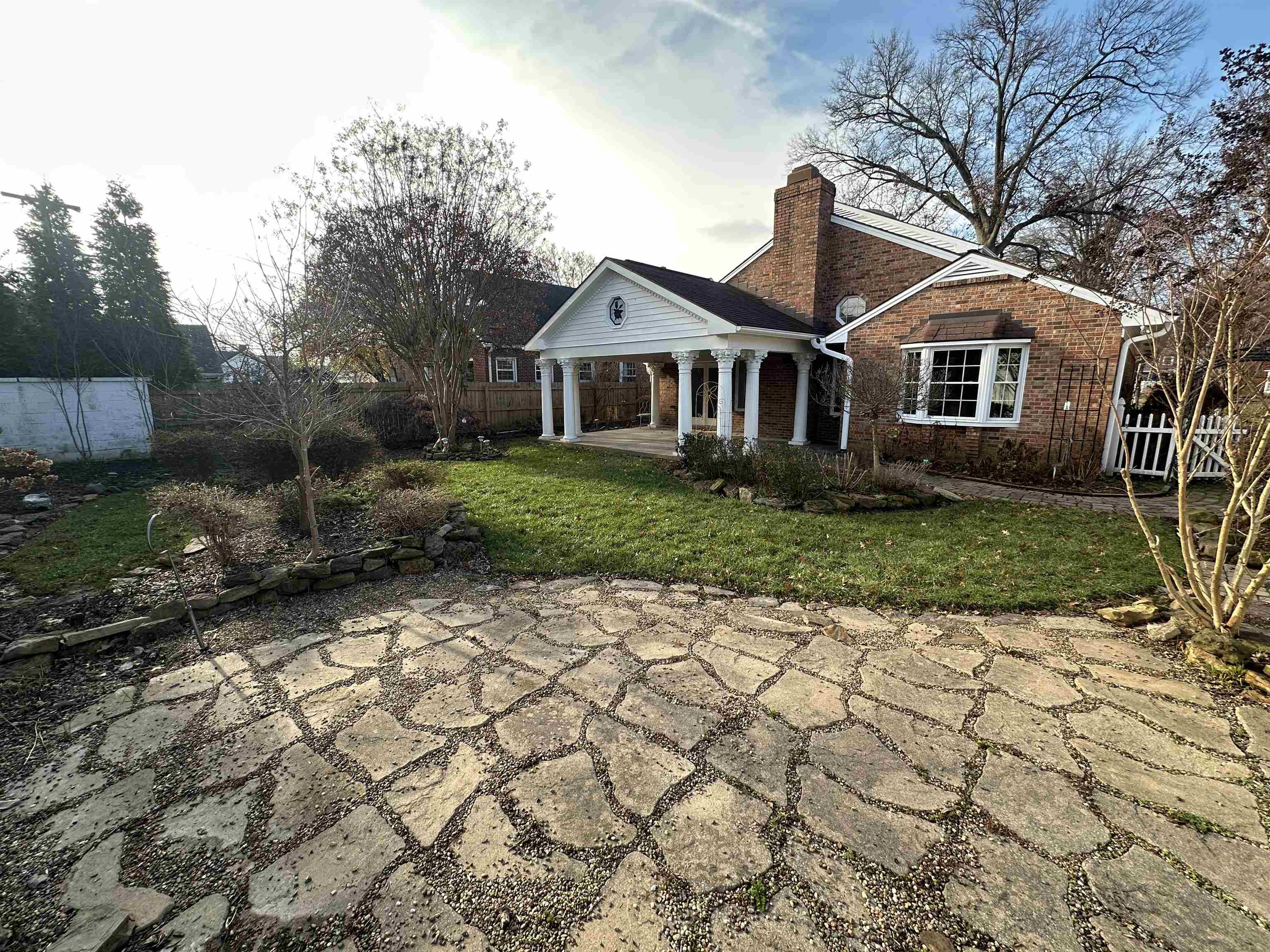 2025 Littlewood Dr, Owensboro, Kentucky 42301, 3 Bedrooms Bedrooms, ,2 BathroomsBathrooms,Single Family Residence,For Sale,Littlewood Dr,92424