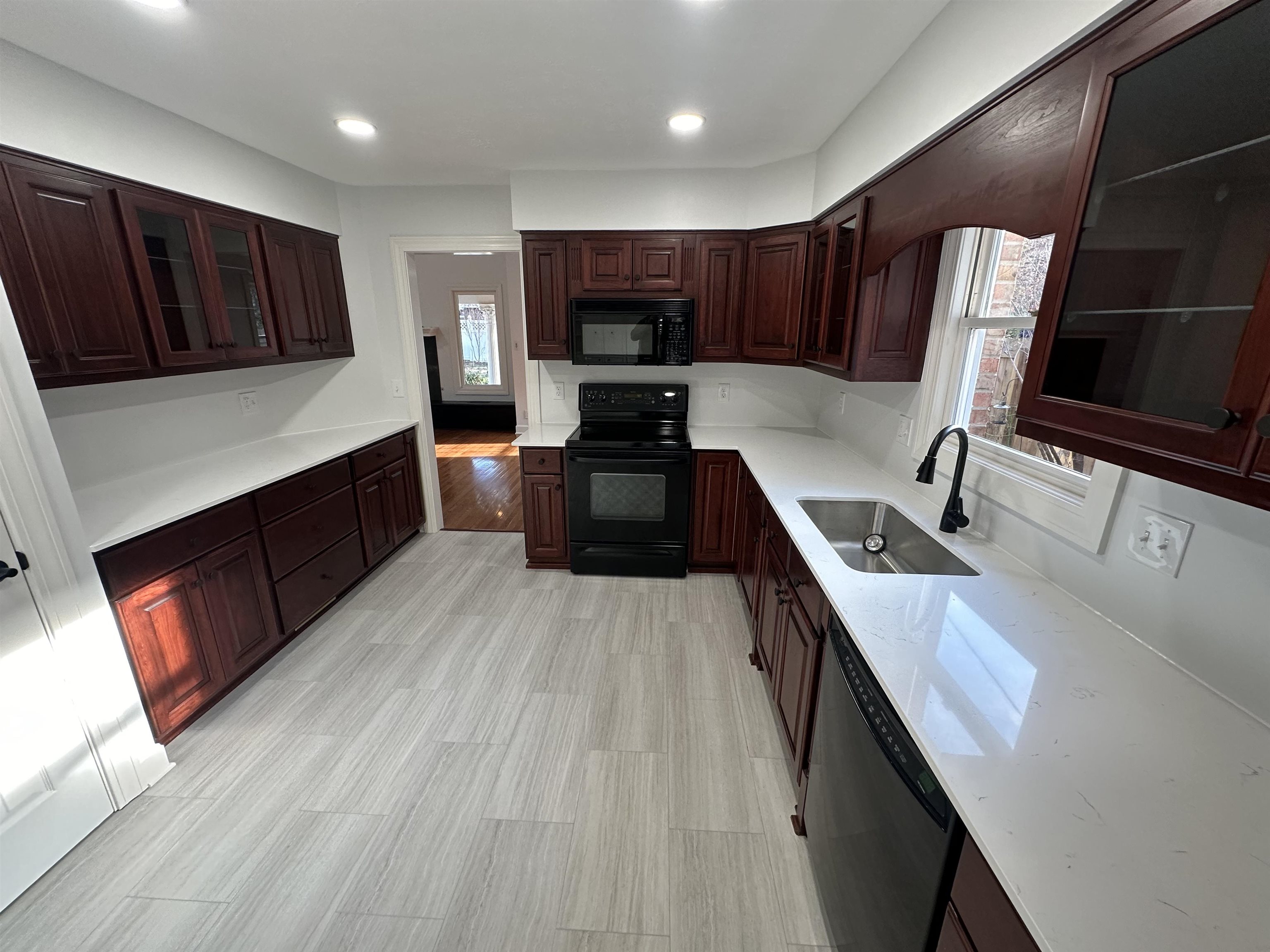 2025 Littlewood Dr, Owensboro, Kentucky 42301, 3 Bedrooms Bedrooms, ,2 BathroomsBathrooms,Single Family Residence,For Sale,Littlewood Dr,92424