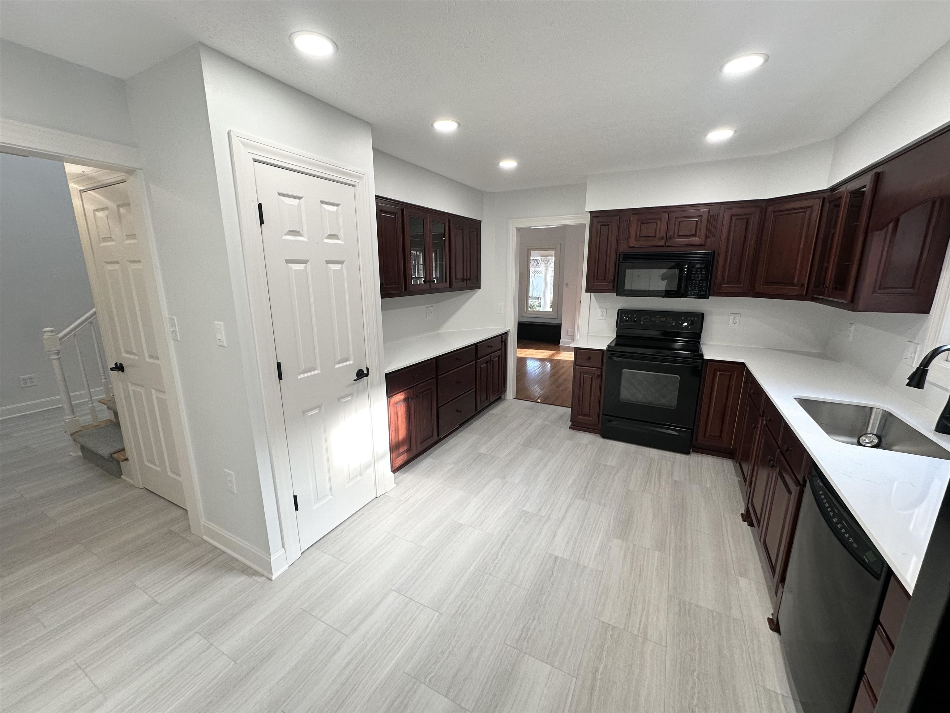 2025 Littlewood Dr, Owensboro, Kentucky 42301, 3 Bedrooms Bedrooms, ,2 BathroomsBathrooms,Single Family Residence,For Sale,Littlewood Dr,92424