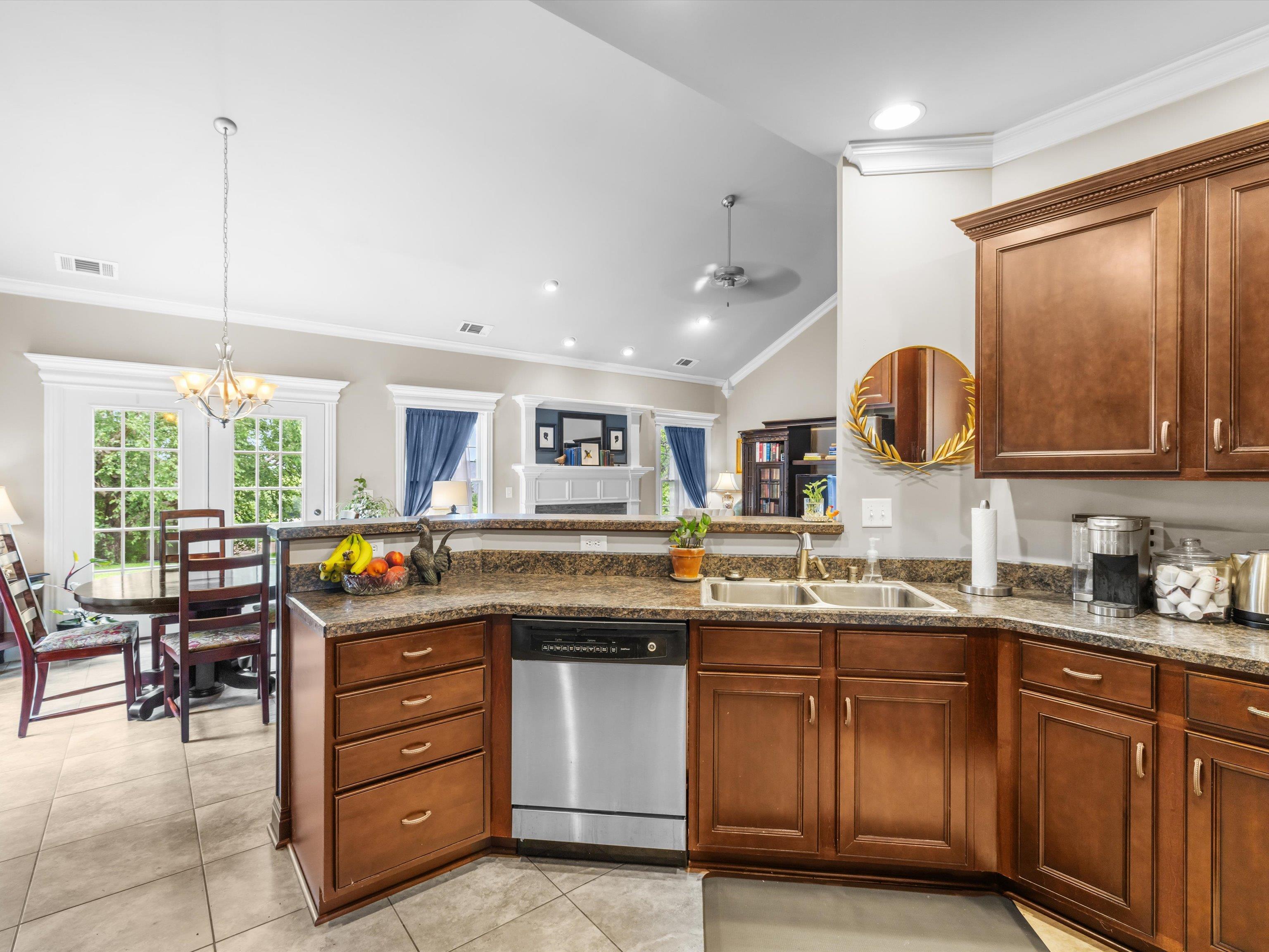 3318 Spring Ridge Parkway, Owensboro, Kentucky 42303, 4 Bedrooms Bedrooms, ,2 BathroomsBathrooms,Single Family Residence,For Sale,Spring Ridge Parkway,92433