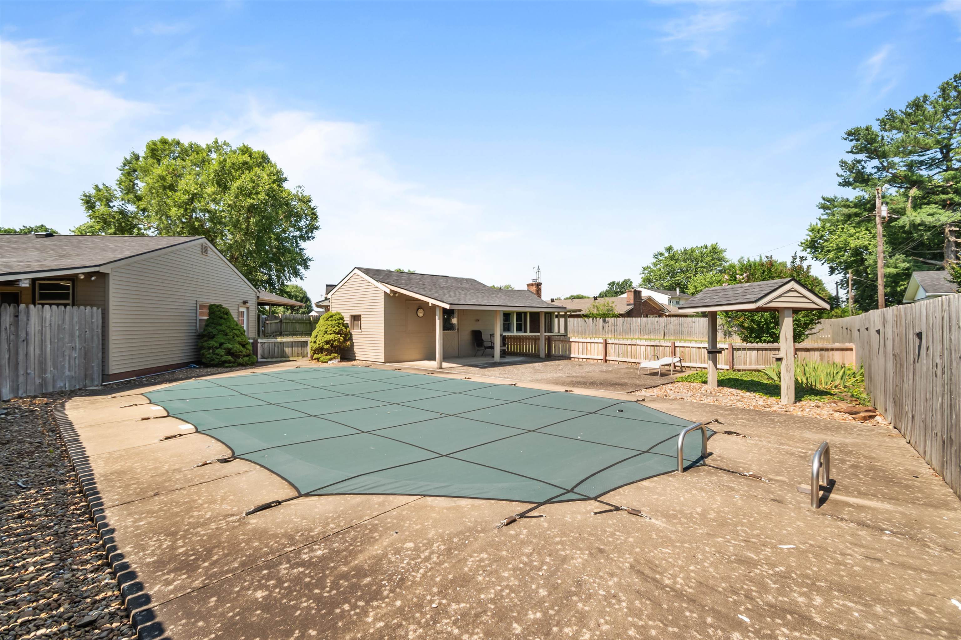 2315 Chateaugay LP, Owensboro, Kentucky 42301, 4 Bedrooms Bedrooms, ,2 BathroomsBathrooms,Single Family Residence,For Sale,Chateaugay LP,92434