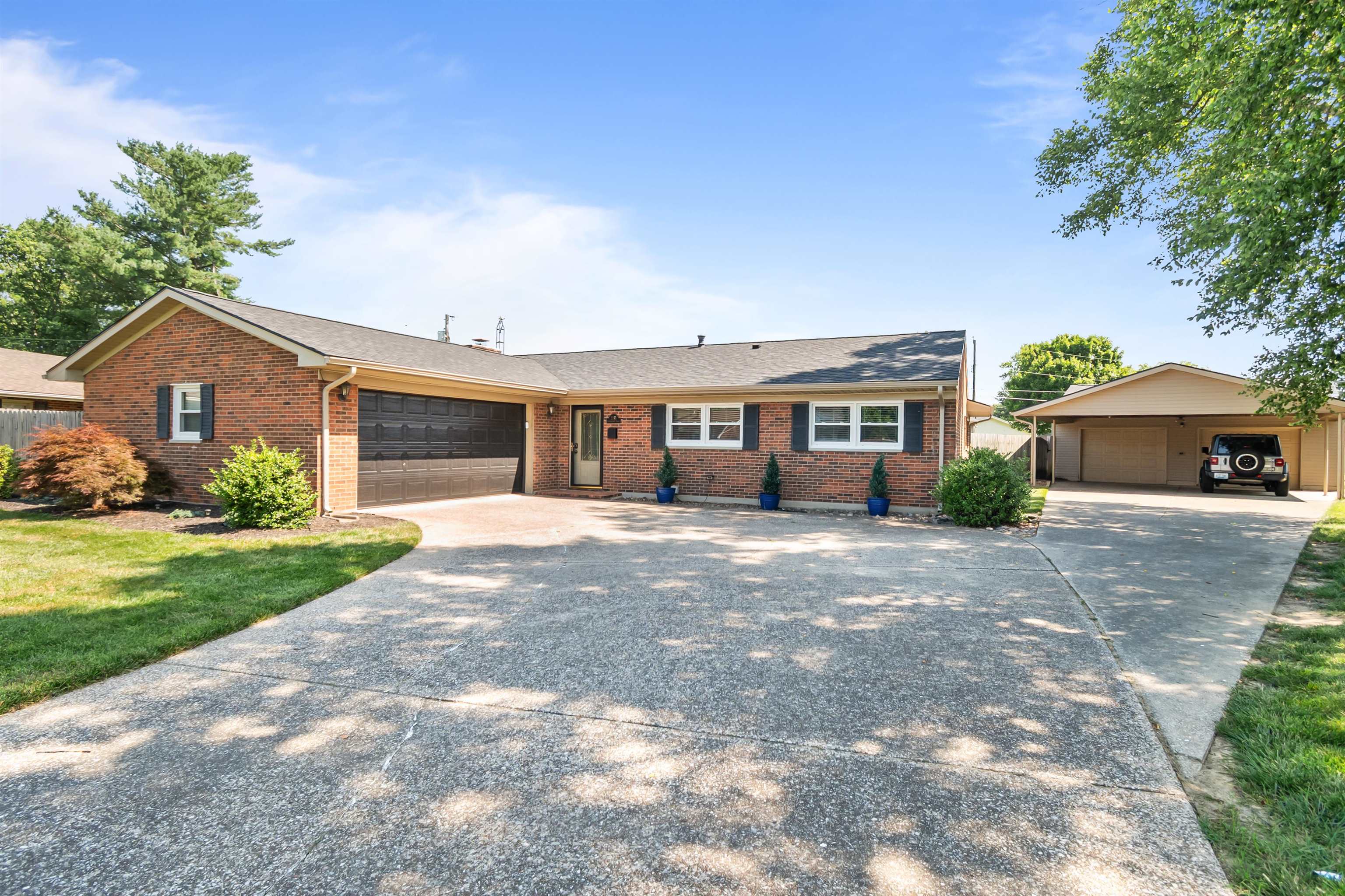 2315 Chateaugay LP, Owensboro, Kentucky 42301, 4 Bedrooms Bedrooms, ,2 BathroomsBathrooms,Single Family Residence,For Sale,Chateaugay LP,92434