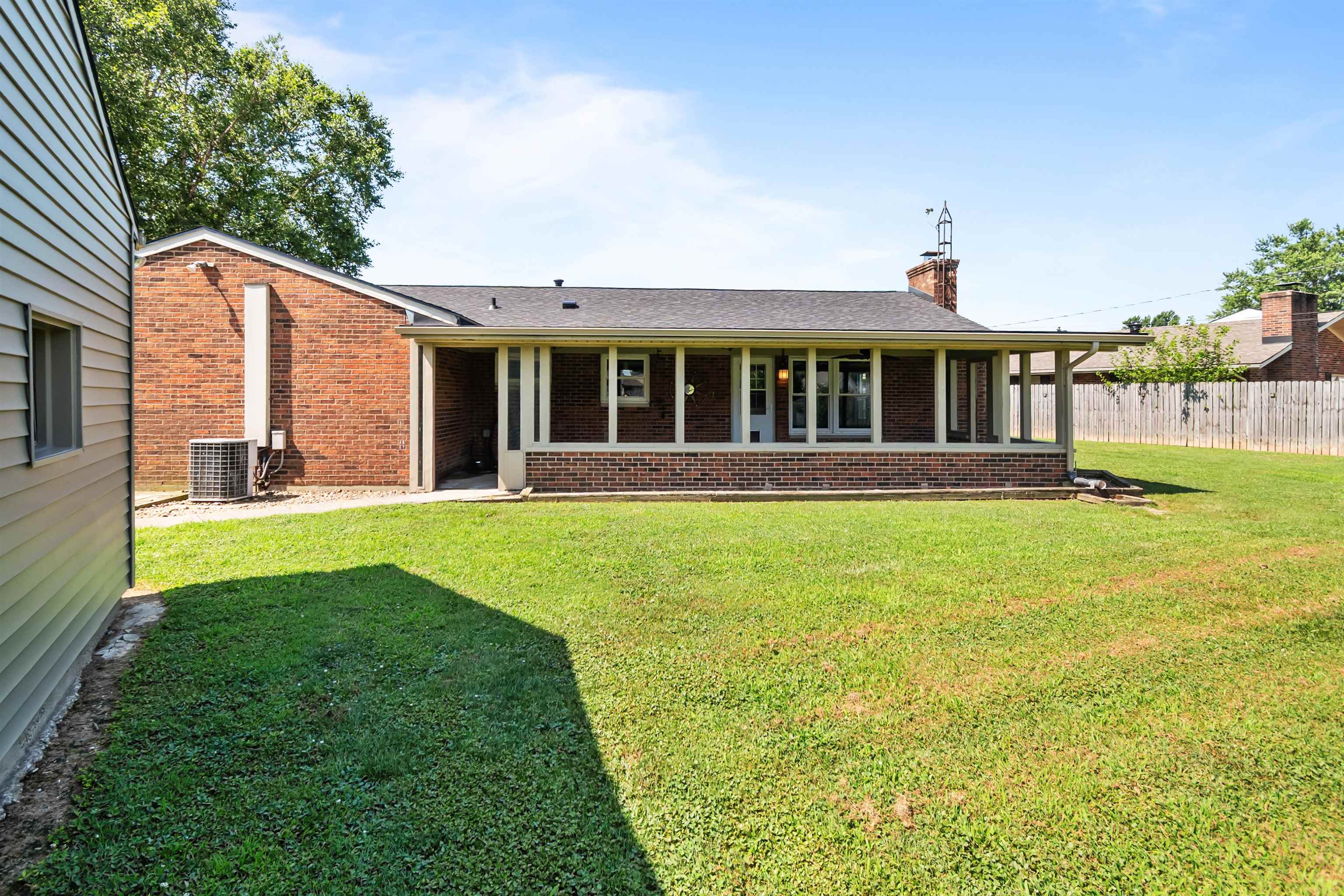 2315 Chateaugay LP, Owensboro, Kentucky 42301, 4 Bedrooms Bedrooms, ,2 BathroomsBathrooms,Single Family Residence,For Sale,Chateaugay LP,92434