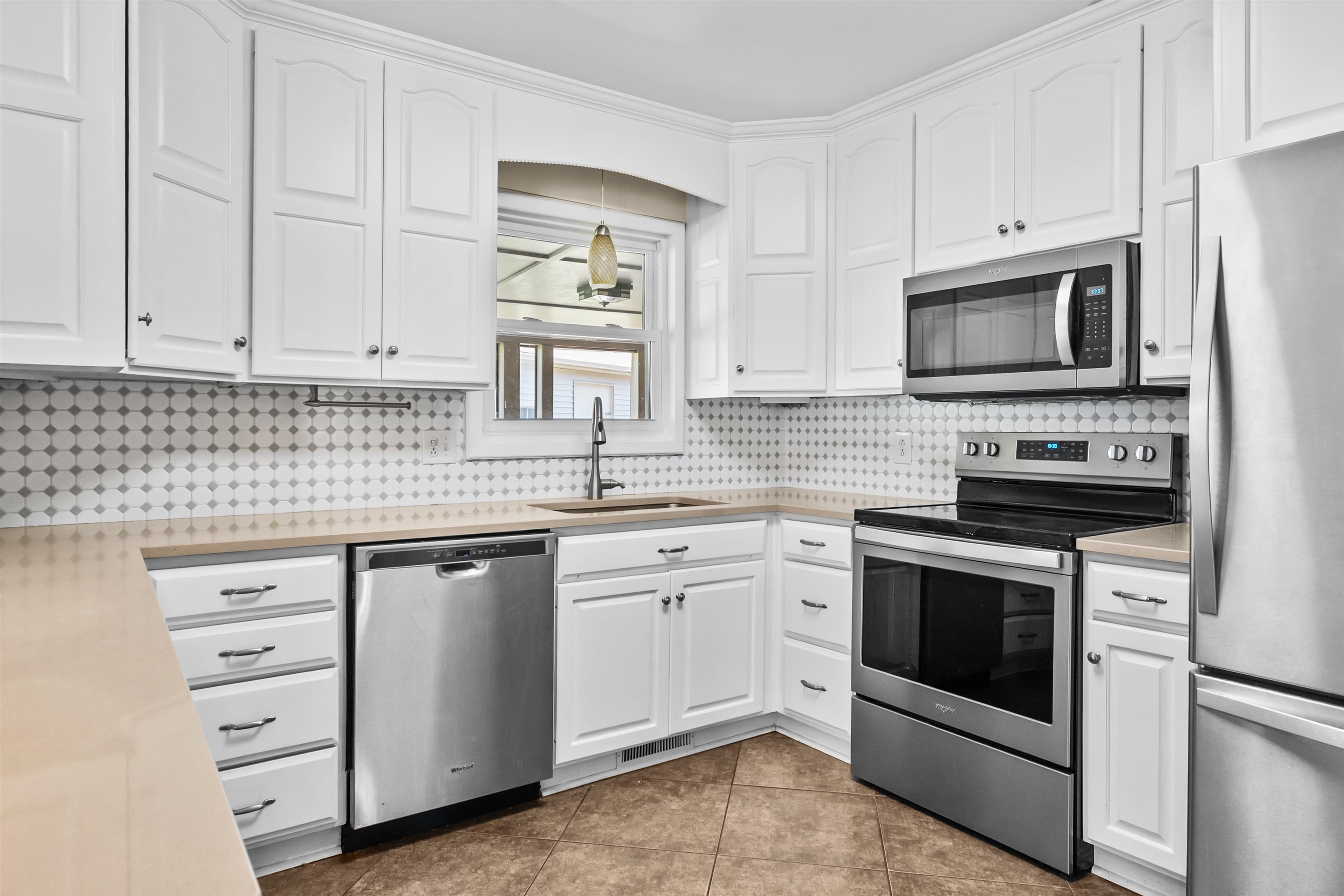 2315 Chateaugay LP, Owensboro, Kentucky 42301, 4 Bedrooms Bedrooms, ,2 BathroomsBathrooms,Single Family Residence,For Sale,Chateaugay LP,92434