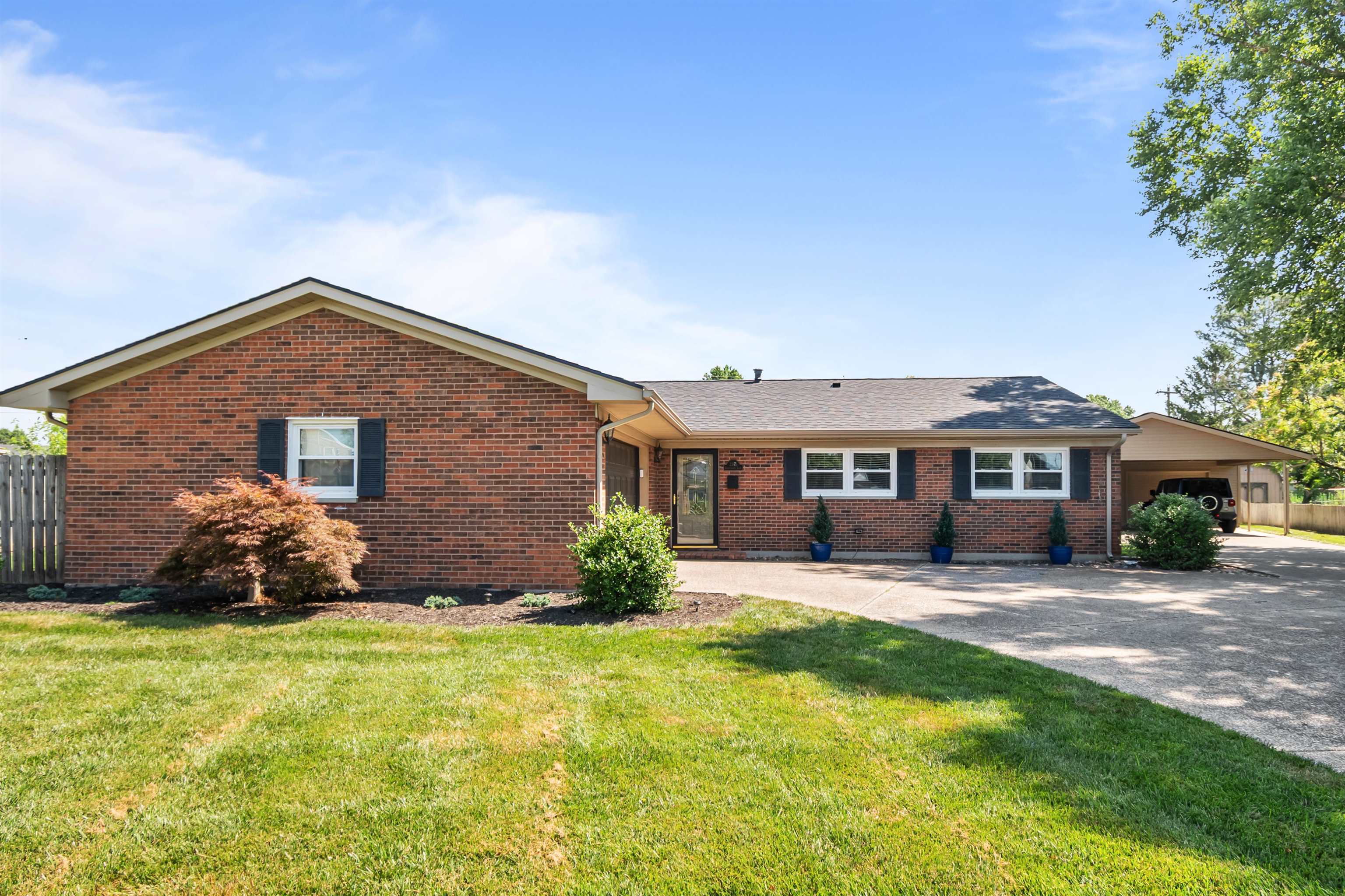2315 Chateaugay LP, Owensboro, Kentucky 42301, 4 Bedrooms Bedrooms, ,2 BathroomsBathrooms,Single Family Residence,For Sale,Chateaugay LP,92434