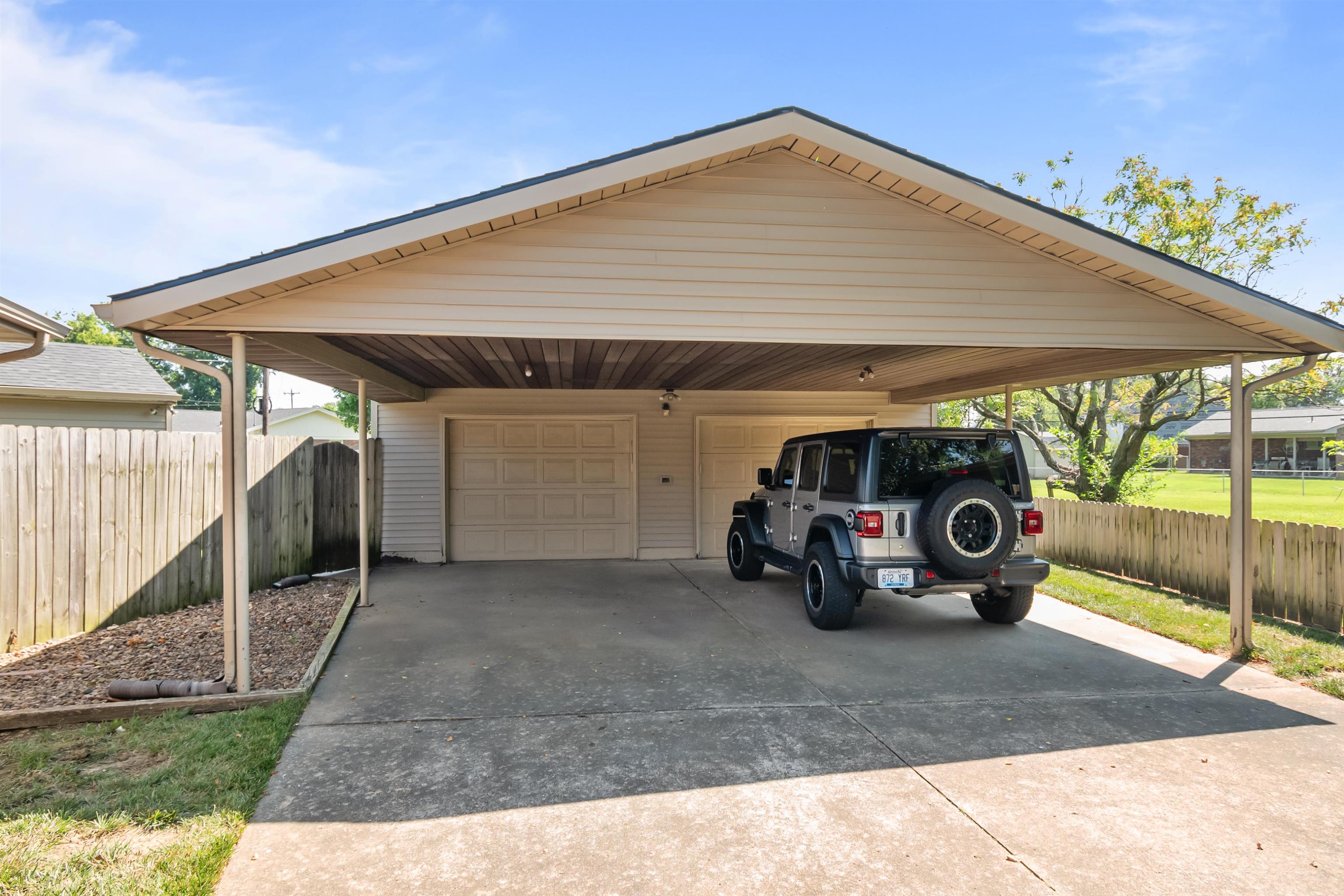 2315 Chateaugay LP, Owensboro, Kentucky 42301, 4 Bedrooms Bedrooms, ,2 BathroomsBathrooms,Single Family Residence,For Sale,Chateaugay LP,92434