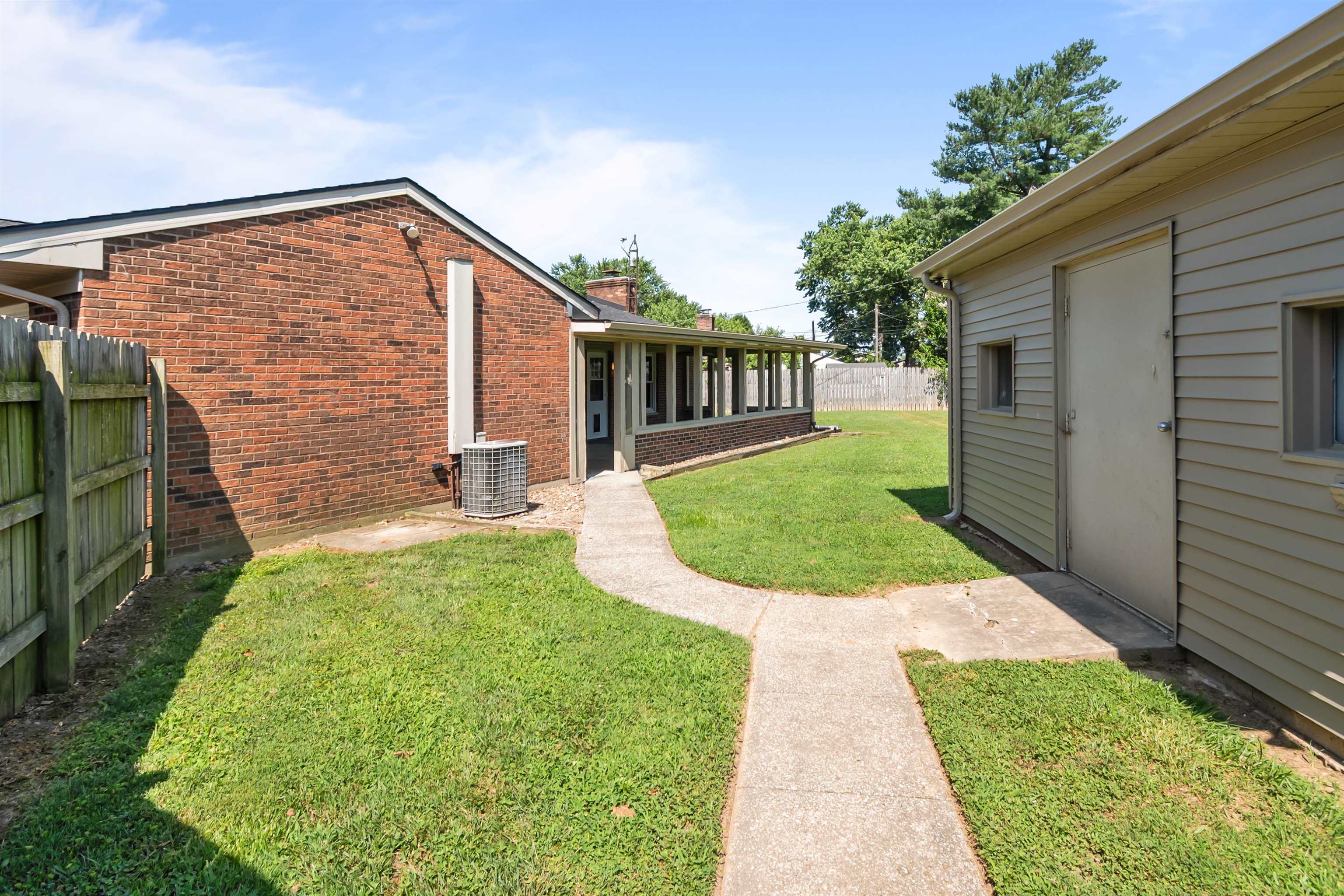 2315 Chateaugay LP, Owensboro, Kentucky 42301, 4 Bedrooms Bedrooms, ,2 BathroomsBathrooms,Single Family Residence,For Sale,Chateaugay LP,92434