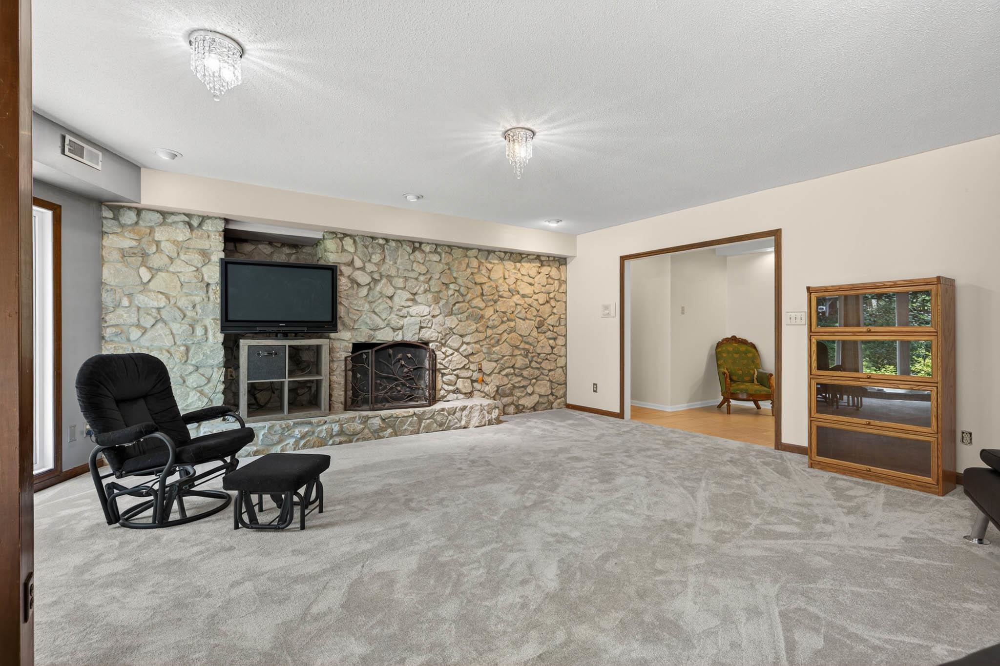 4119 Hunting Creek Drive, Owensboro, Kentucky 42303, 4 Bedrooms Bedrooms, ,3 BathroomsBathrooms,Single Family Residence,For Sale,Hunting Creek Drive,92437