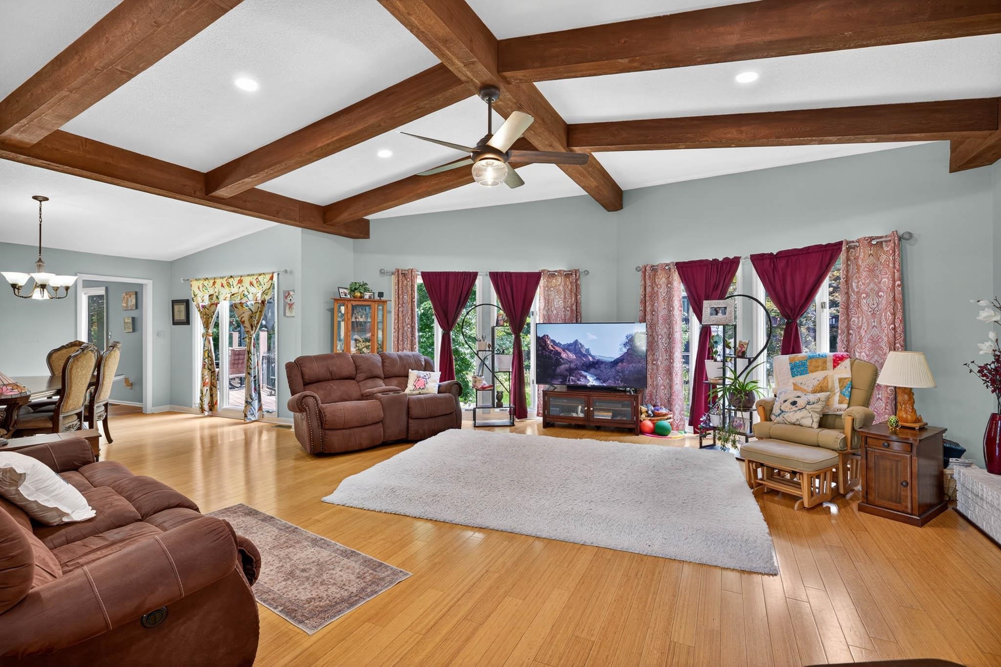 4119 Hunting Creek Drive, Owensboro, Kentucky 42303, 4 Bedrooms Bedrooms, ,3 BathroomsBathrooms,Single Family Residence,For Sale,Hunting Creek Drive,92437