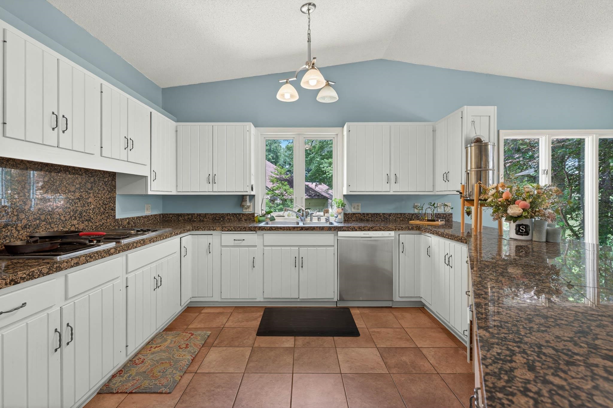 4119 Hunting Creek Drive, Owensboro, Kentucky 42303, 4 Bedrooms Bedrooms, ,3 BathroomsBathrooms,Single Family Residence,For Sale,Hunting Creek Drive,92437