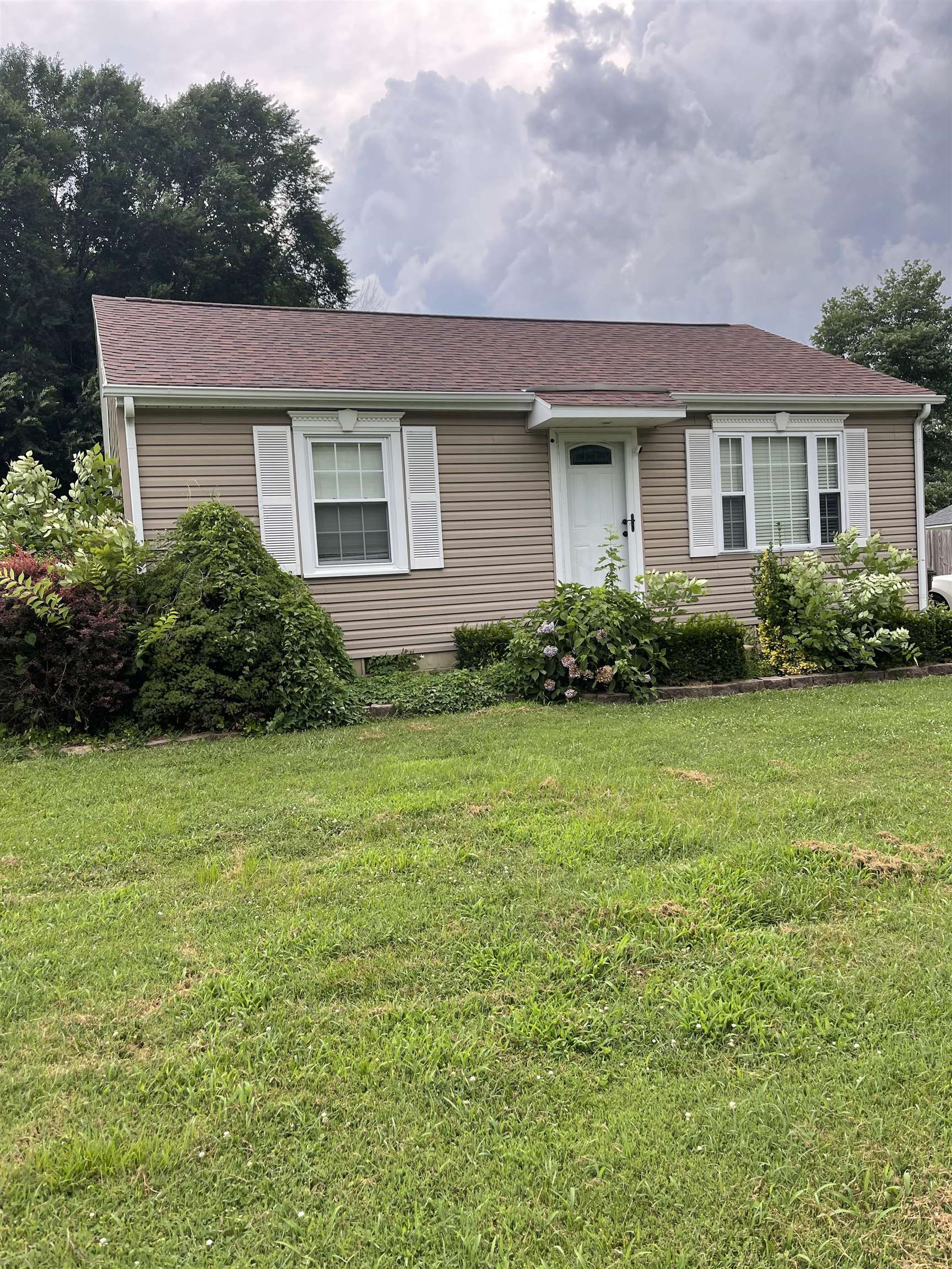 5125 Graham Ln., Owensboro, Kentucky 42303, 2 Bedrooms Bedrooms, ,1 BathroomBathrooms,Single Family Residence,For Sale,Graham Ln.,92451