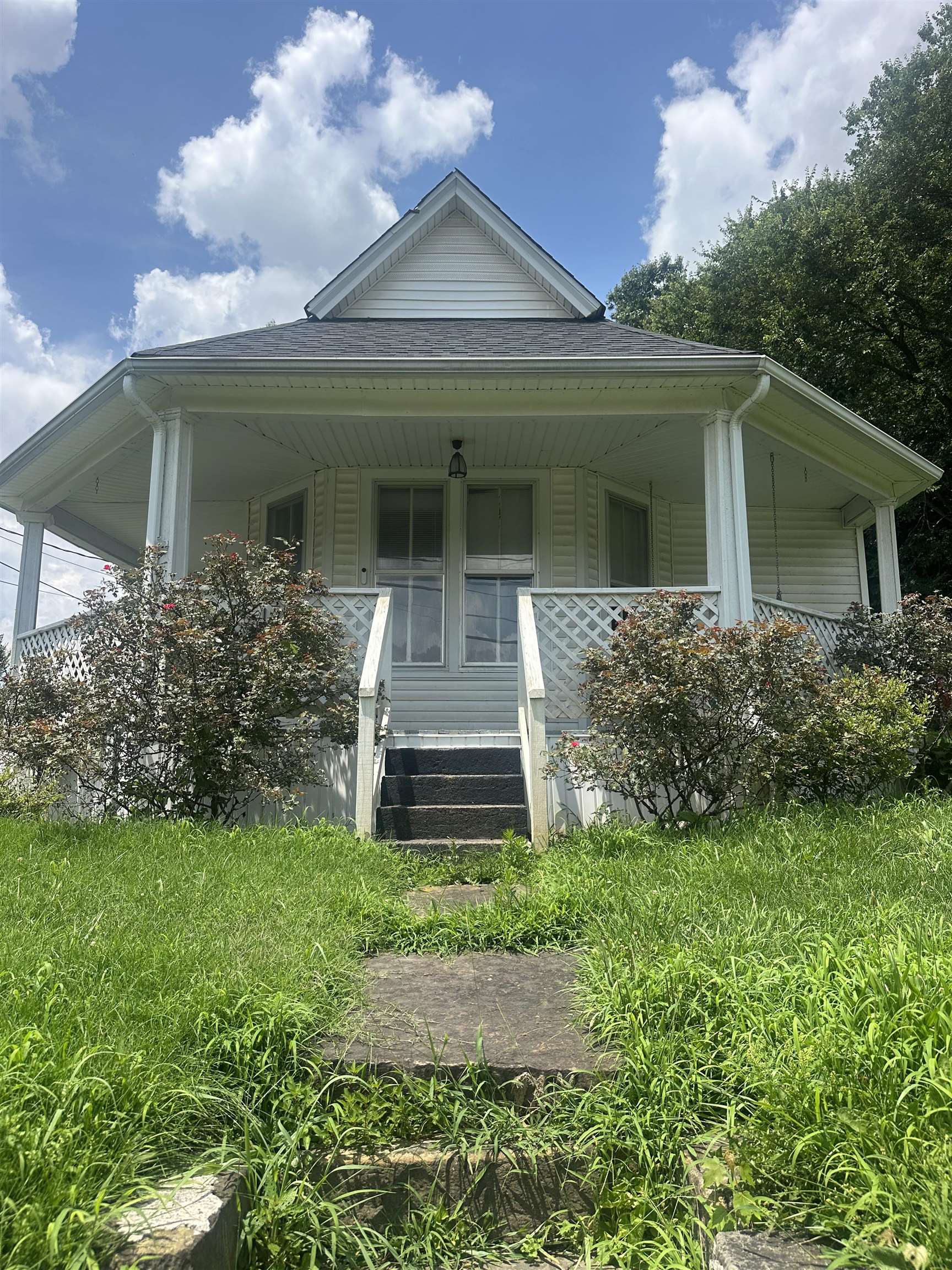 509 Main St, Caneyville, Kentucky 42721, 2 Bedrooms Bedrooms, ,1 BathroomBathrooms,Single Family Residence,For Sale,Main St,92455