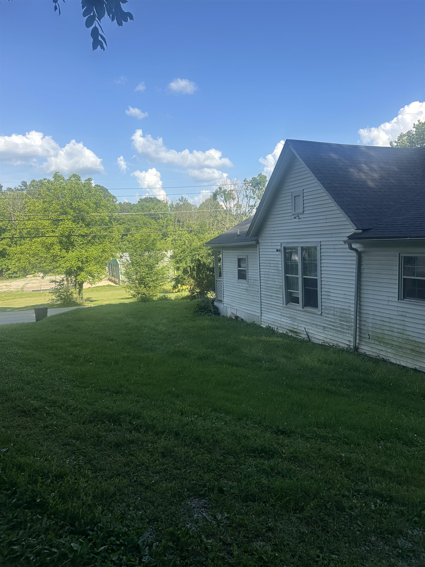 509 Main St, Caneyville, Kentucky 42721, 2 Bedrooms Bedrooms, ,1 BathroomBathrooms,Single Family Residence,For Sale,Main St,92455