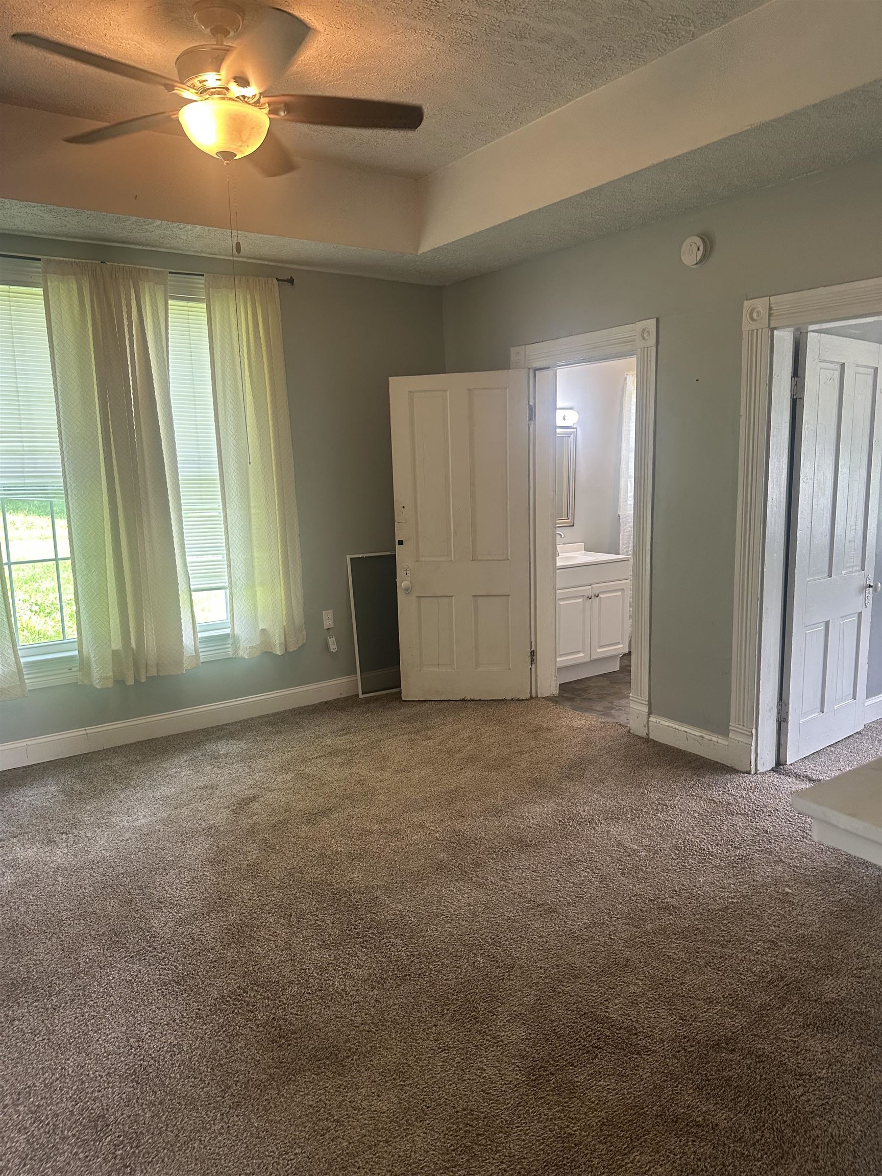 509 Main St, Caneyville, Kentucky 42721, 2 Bedrooms Bedrooms, ,1 BathroomBathrooms,Single Family Residence,For Sale,Main St,92455