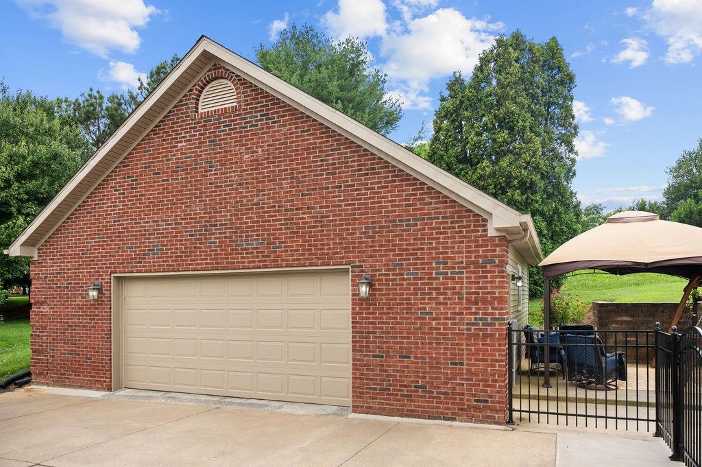 2248 Daniels Lane, Owensboro, Kentucky 42303, 4 Bedrooms Bedrooms, ,2 BathroomsBathrooms,Single Family Residence,For Sale,Daniels Lane,92457