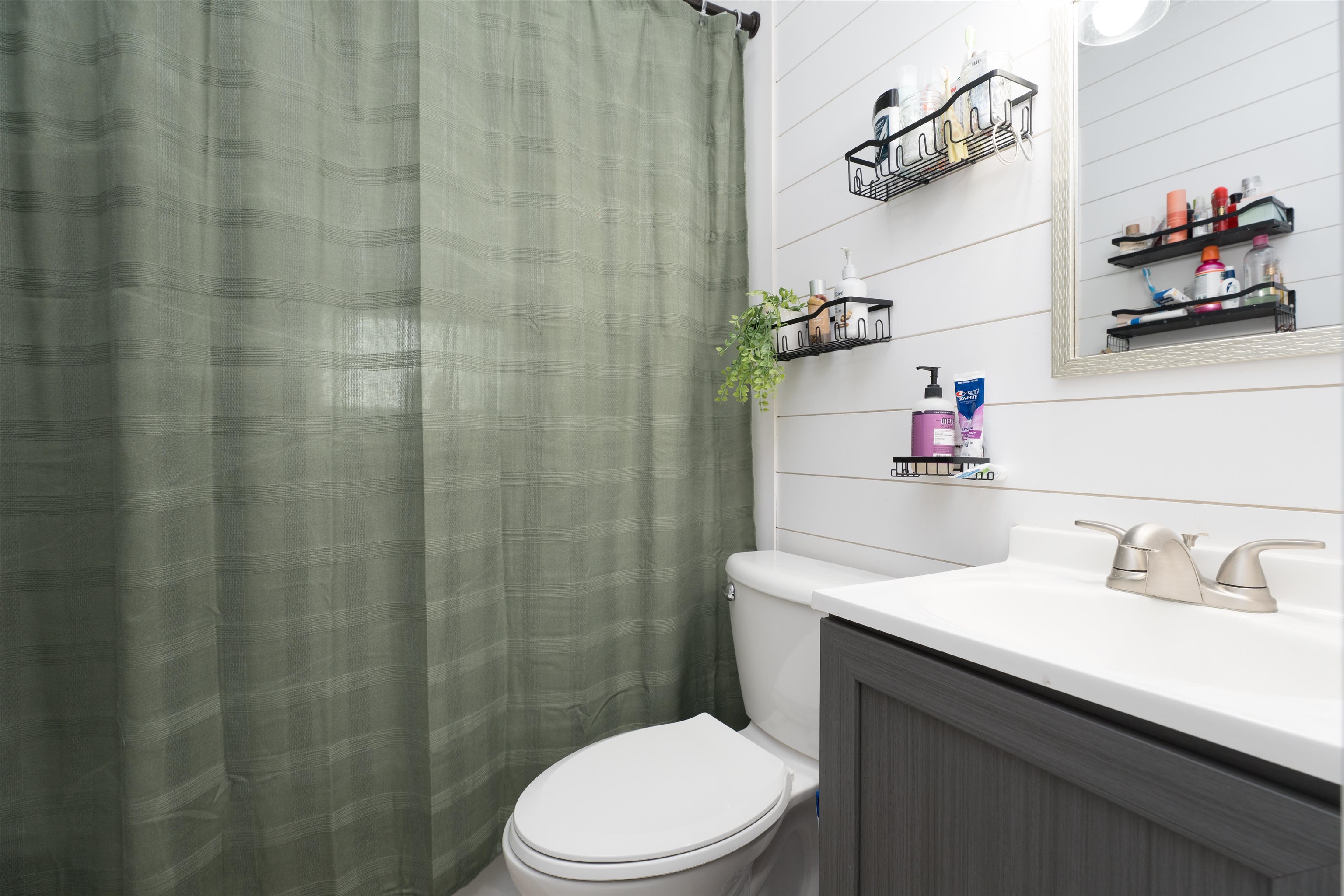 3203 Daviess St, Owensboro, Kentucky 42303, 2 Bedrooms Bedrooms, ,1 BathroomBathrooms,Single Family Residence,For Sale,Daviess St,92458