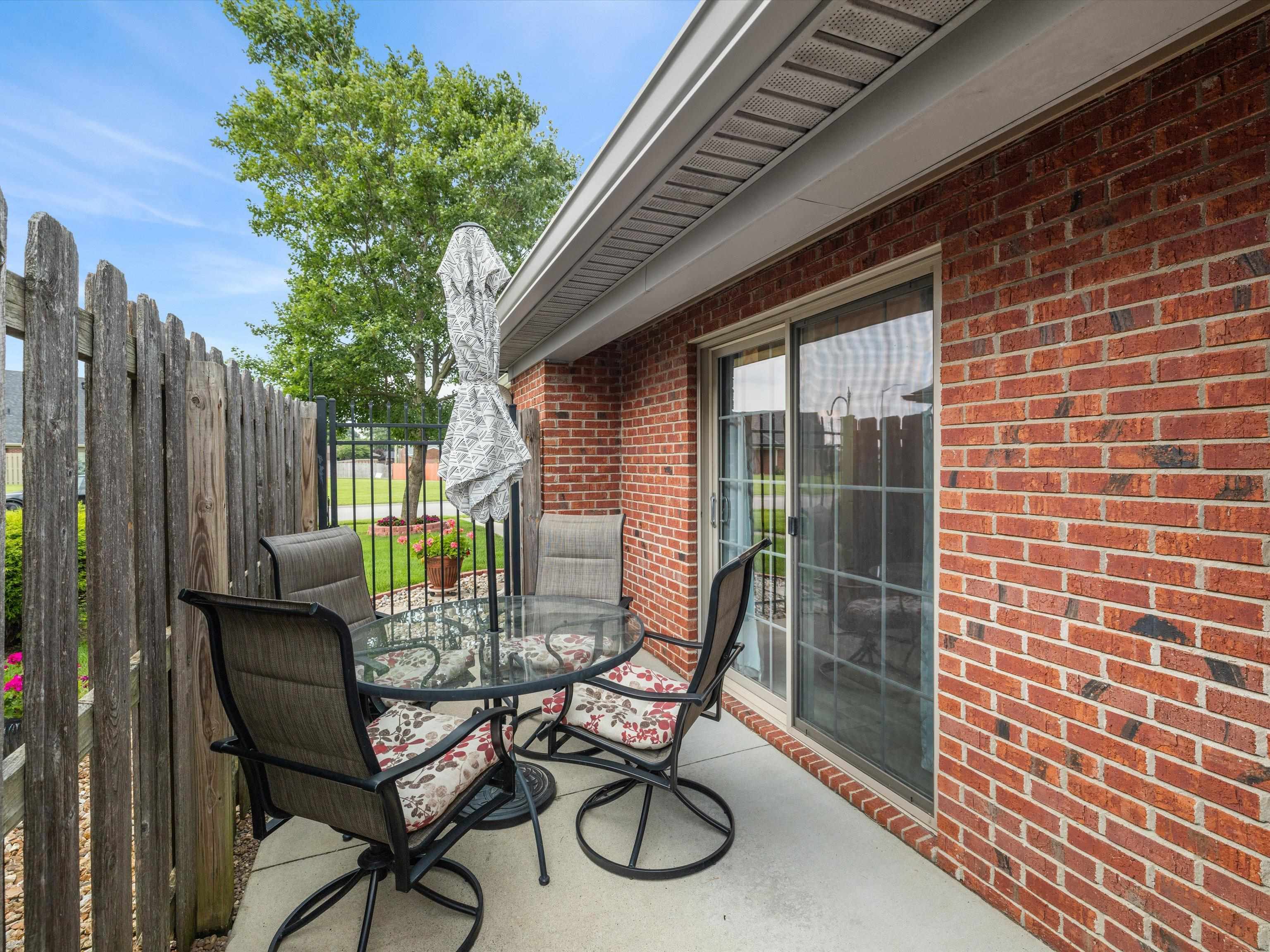 2814 Middleground Drive, Owensboro, Kentucky 42301, 3 Bedrooms Bedrooms, ,2 BathroomsBathrooms,Townhouse,For Sale,Middleground Drive,92461