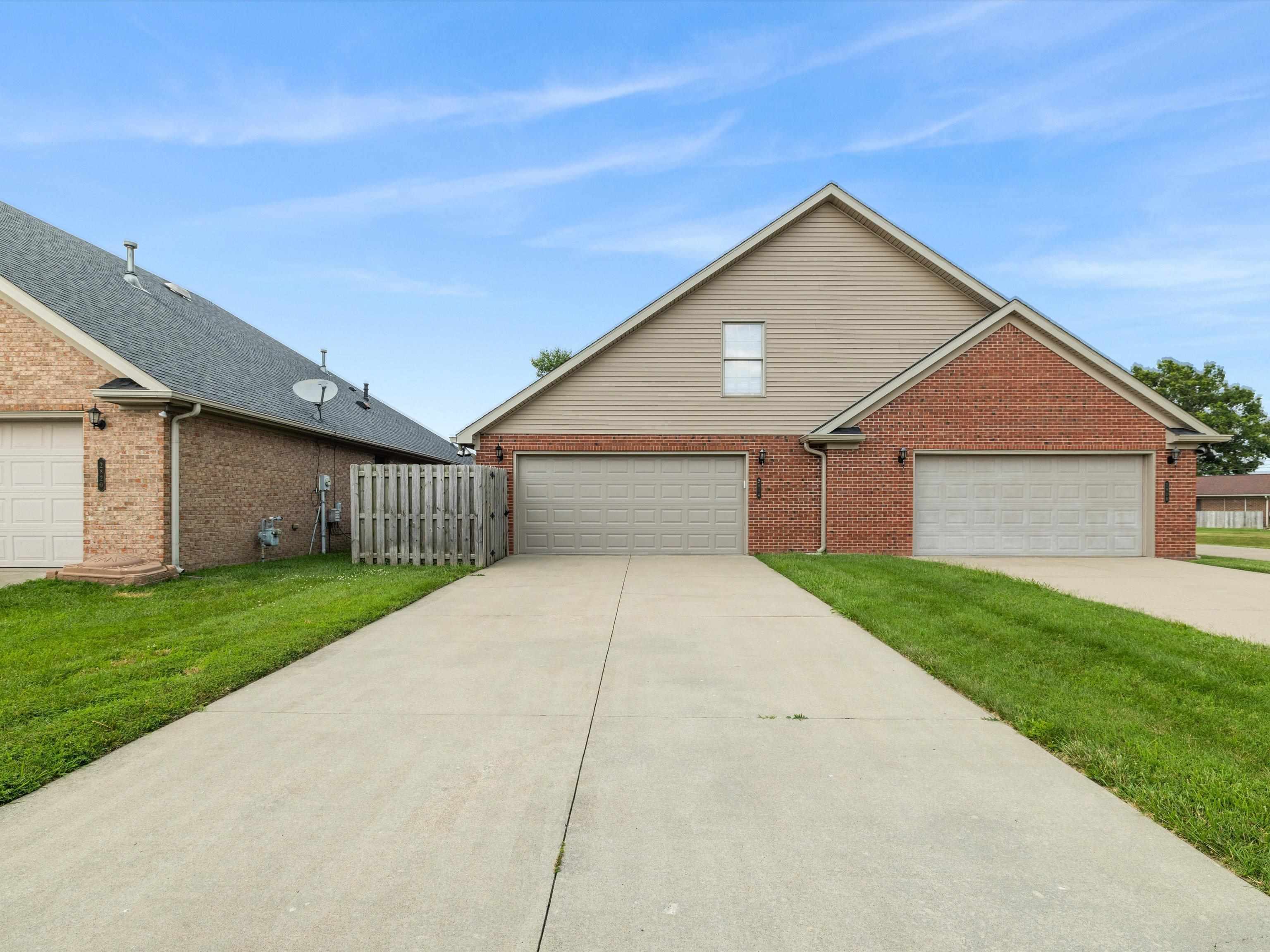 2814 Middleground Drive, Owensboro, Kentucky 42301, 3 Bedrooms Bedrooms, ,2 BathroomsBathrooms,Townhouse,For Sale,Middleground Drive,92461