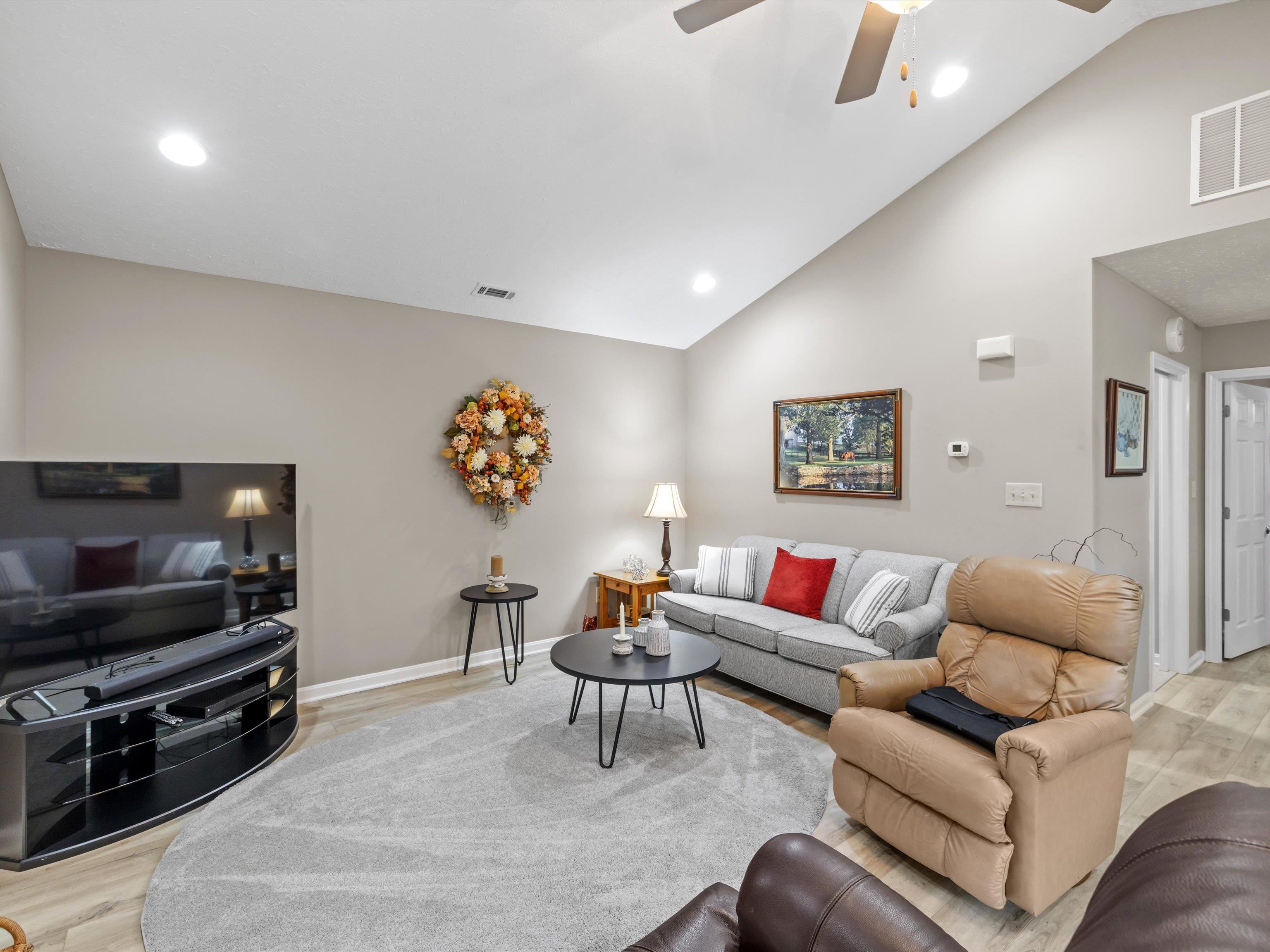 2814 Middleground Drive, Owensboro, Kentucky 42301, 3 Bedrooms Bedrooms, ,2 BathroomsBathrooms,Townhouse,For Sale,Middleground Drive,92461