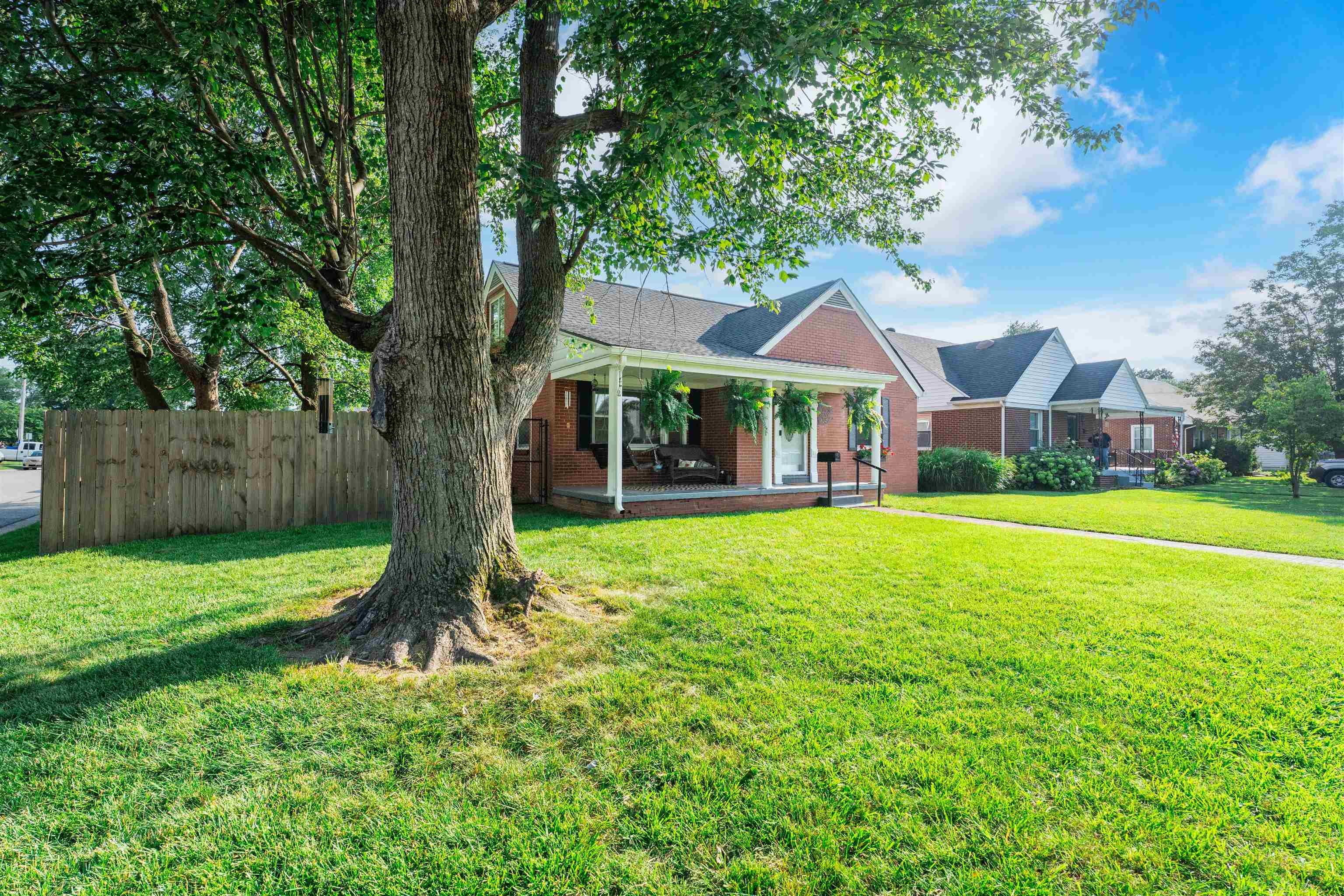 500 Suffolk Dr, Owensboro, Kentucky 42303, 4 Bedrooms Bedrooms, ,2 BathroomsBathrooms,Single Family Residence,For Sale,Suffolk Dr,92464