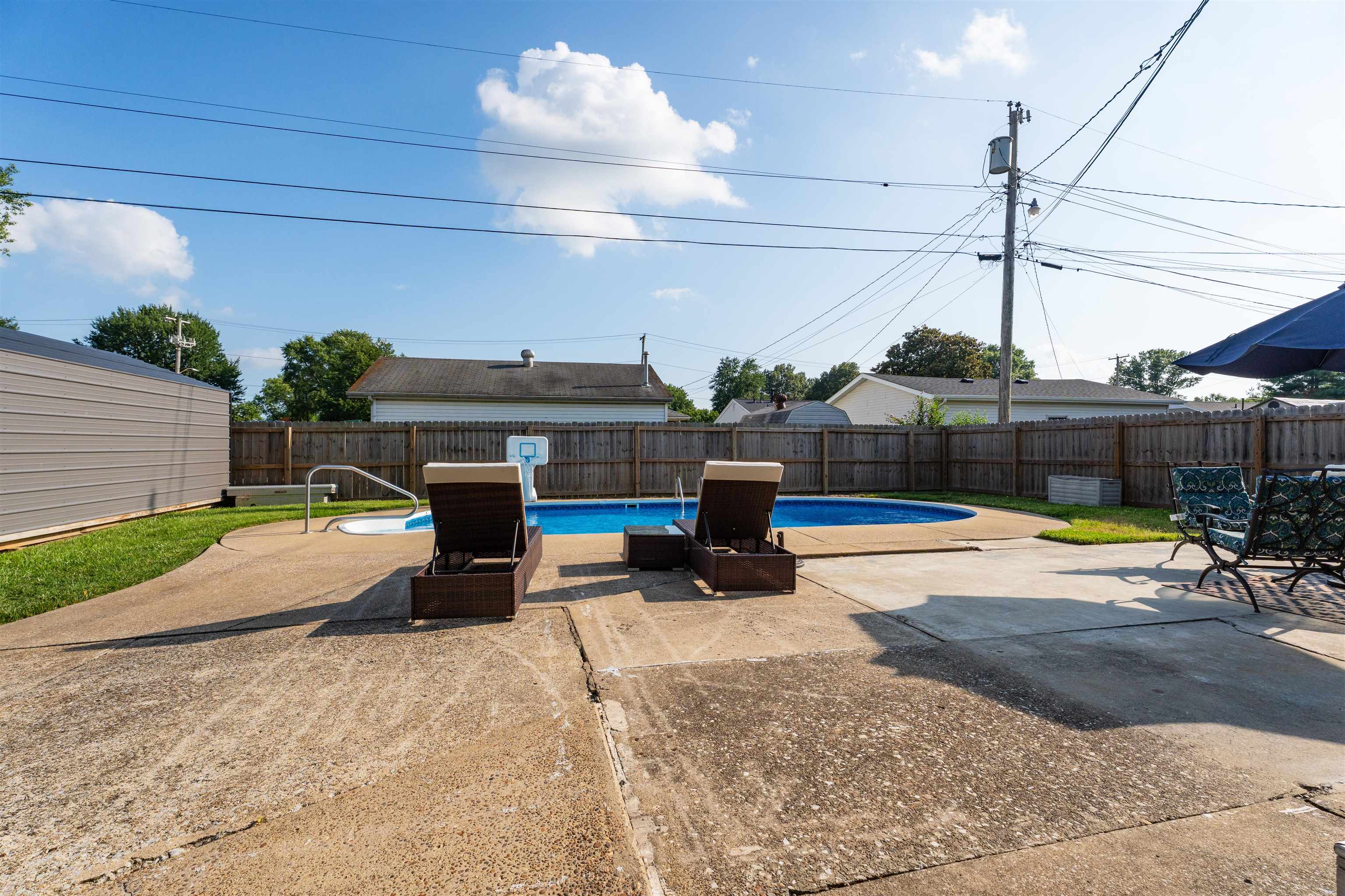 500 Suffolk Dr, Owensboro, Kentucky 42303, 4 Bedrooms Bedrooms, ,2 BathroomsBathrooms,Single Family Residence,For Sale,Suffolk Dr,92464