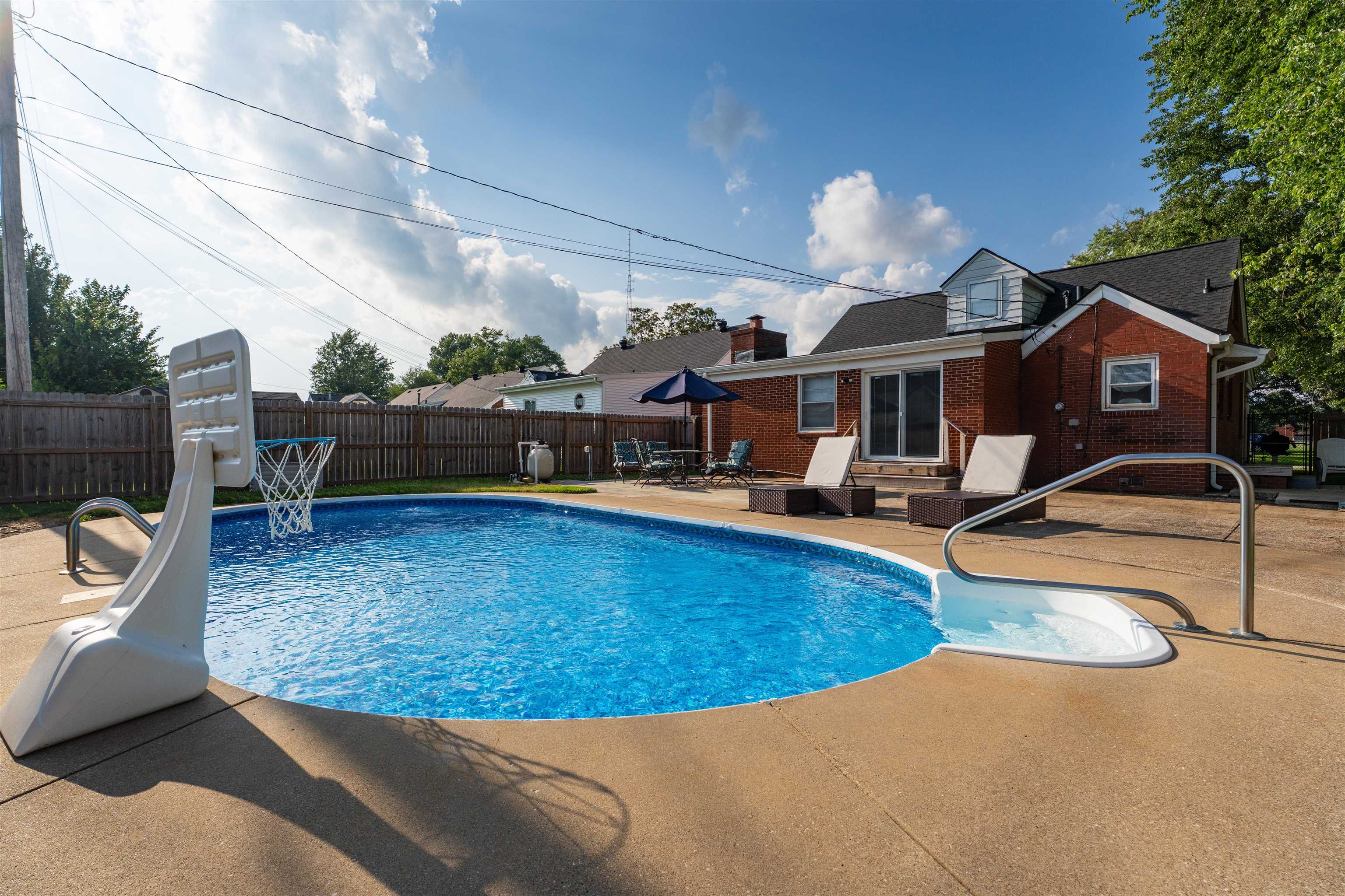 500 Suffolk Dr, Owensboro, Kentucky 42303, 4 Bedrooms Bedrooms, ,2 BathroomsBathrooms,Single Family Residence,For Sale,Suffolk Dr,92464